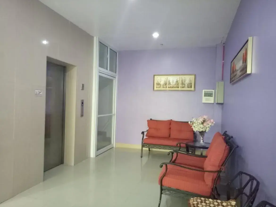 Property building in Meaco Royal Hotel - Batangas City Property building in Meaco Royal Hotel - Batangas City