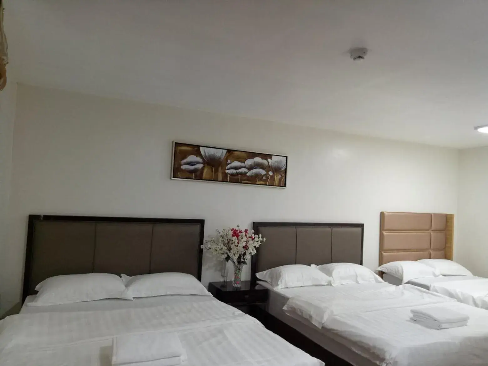 Bed in Meaco Royal Hotel - Batangas City Bed in Meaco Royal Hotel - Batangas City