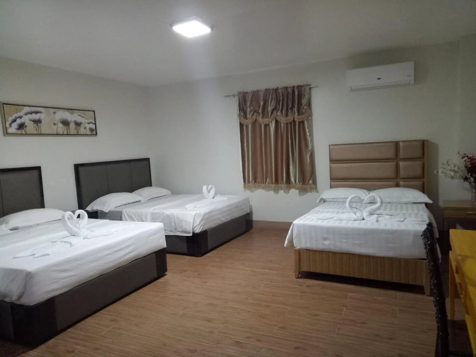 Bed in Meaco Royal Hotel - Batangas City