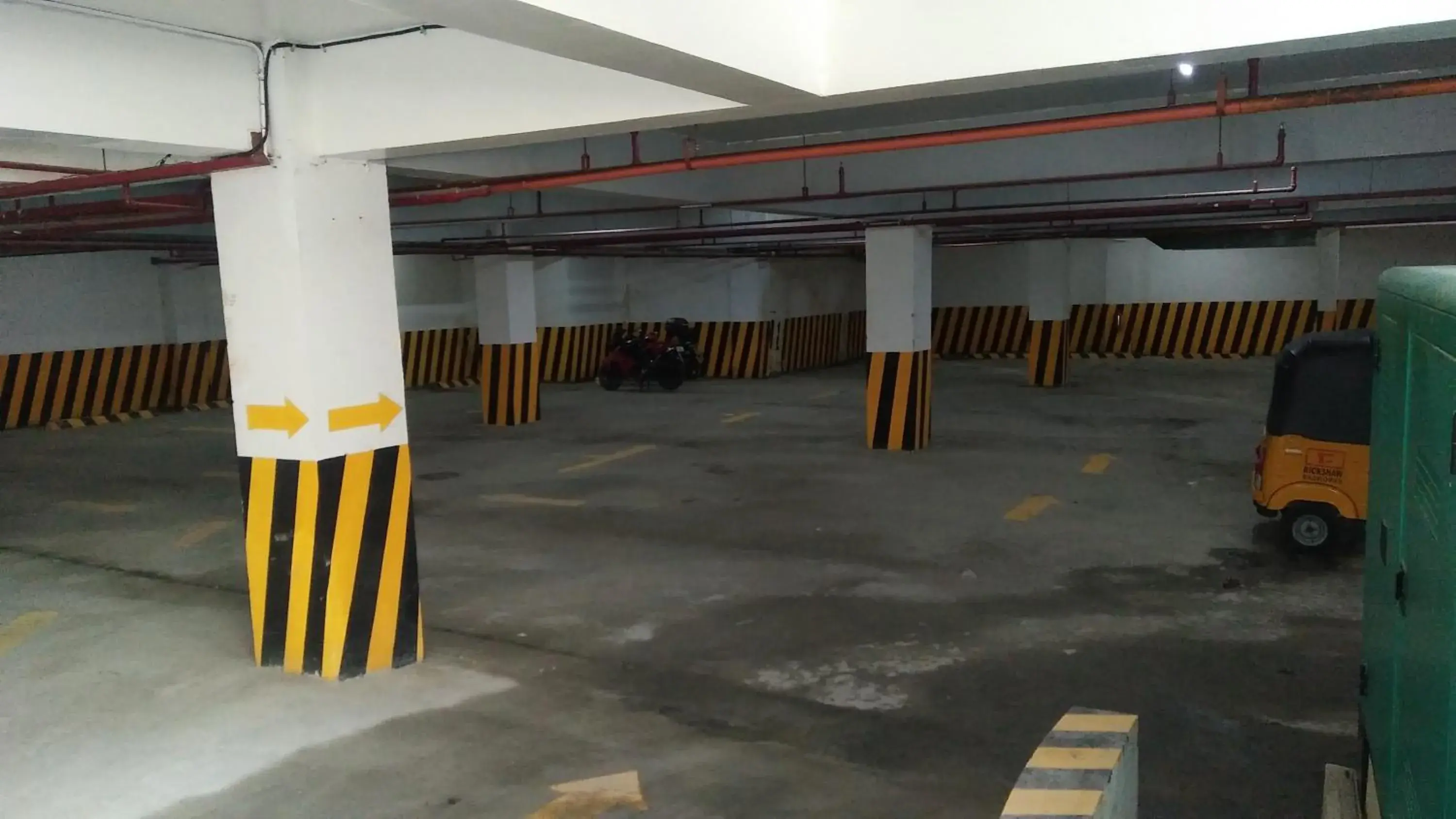 Property building in Meaco Royal Hotel - Batangas City Property building in Meaco Royal Hotel - Batangas City