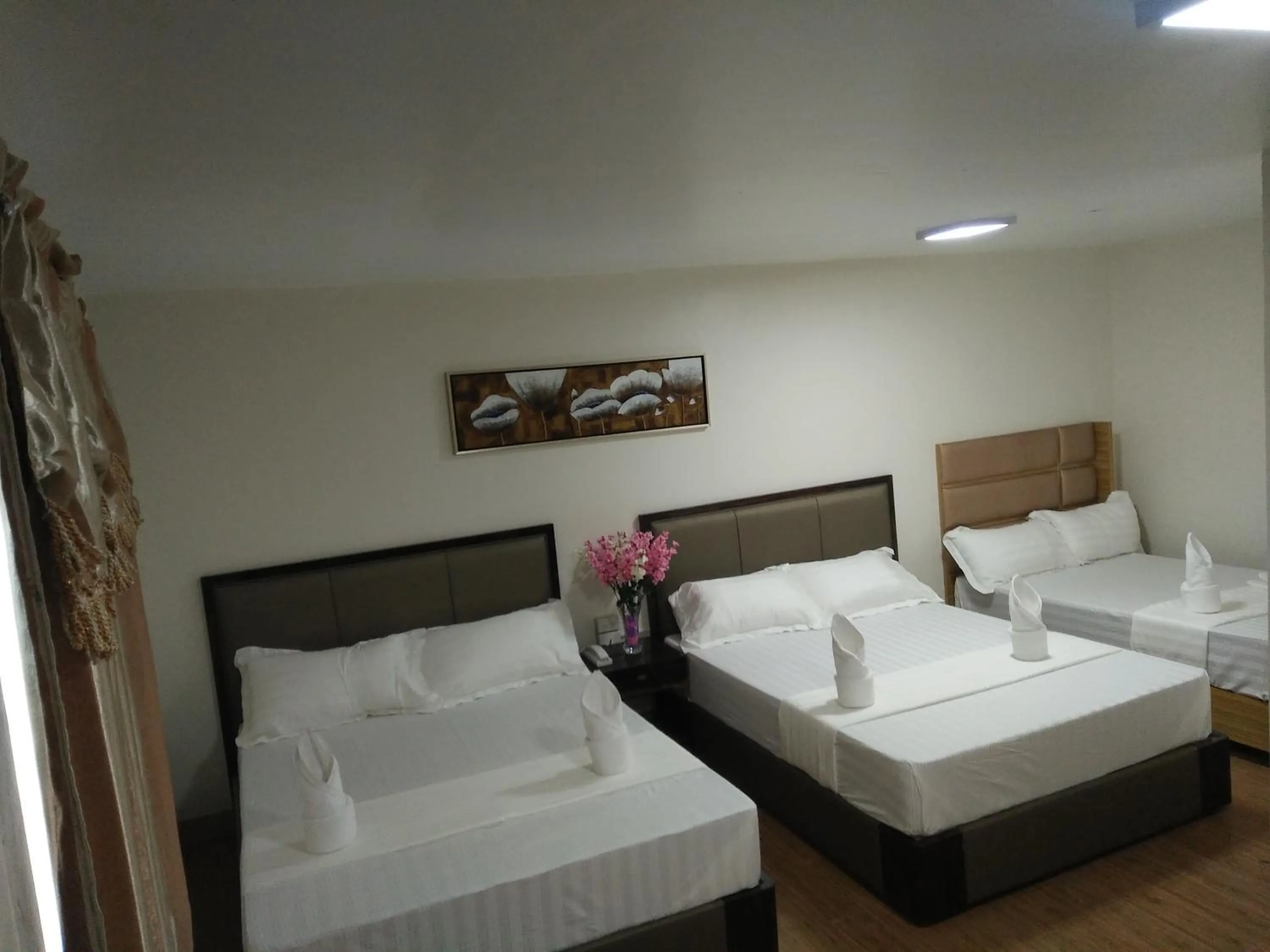 Bed in Meaco Royal Hotel - Batangas City