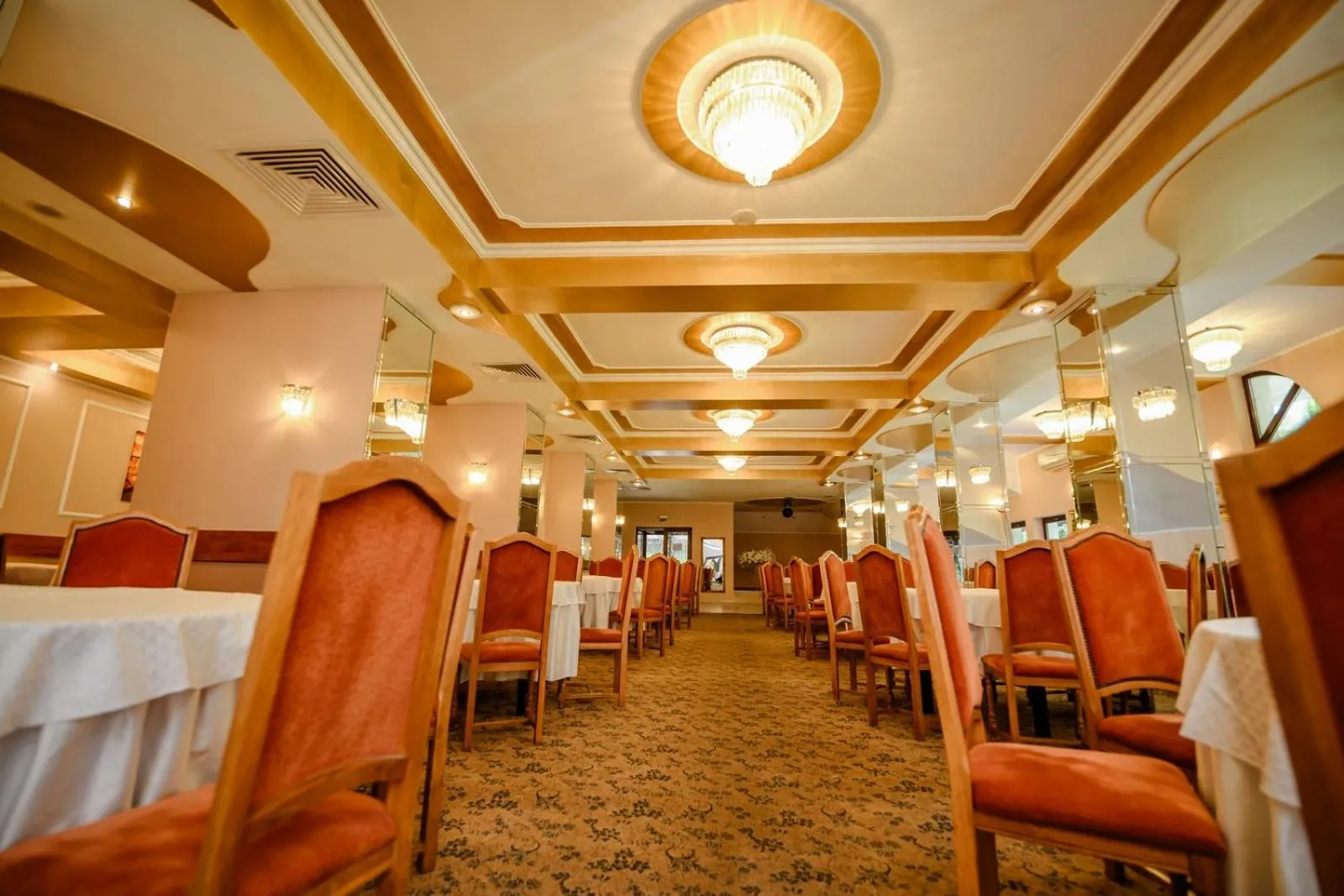 Restaurant/places to eat in Hotel Fantanita Haiducului