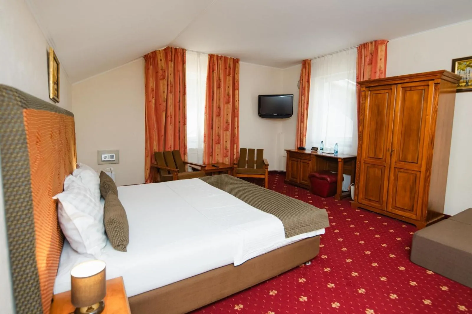 Photo of the whole room, Bed in Hotel Fantanita Haiducului