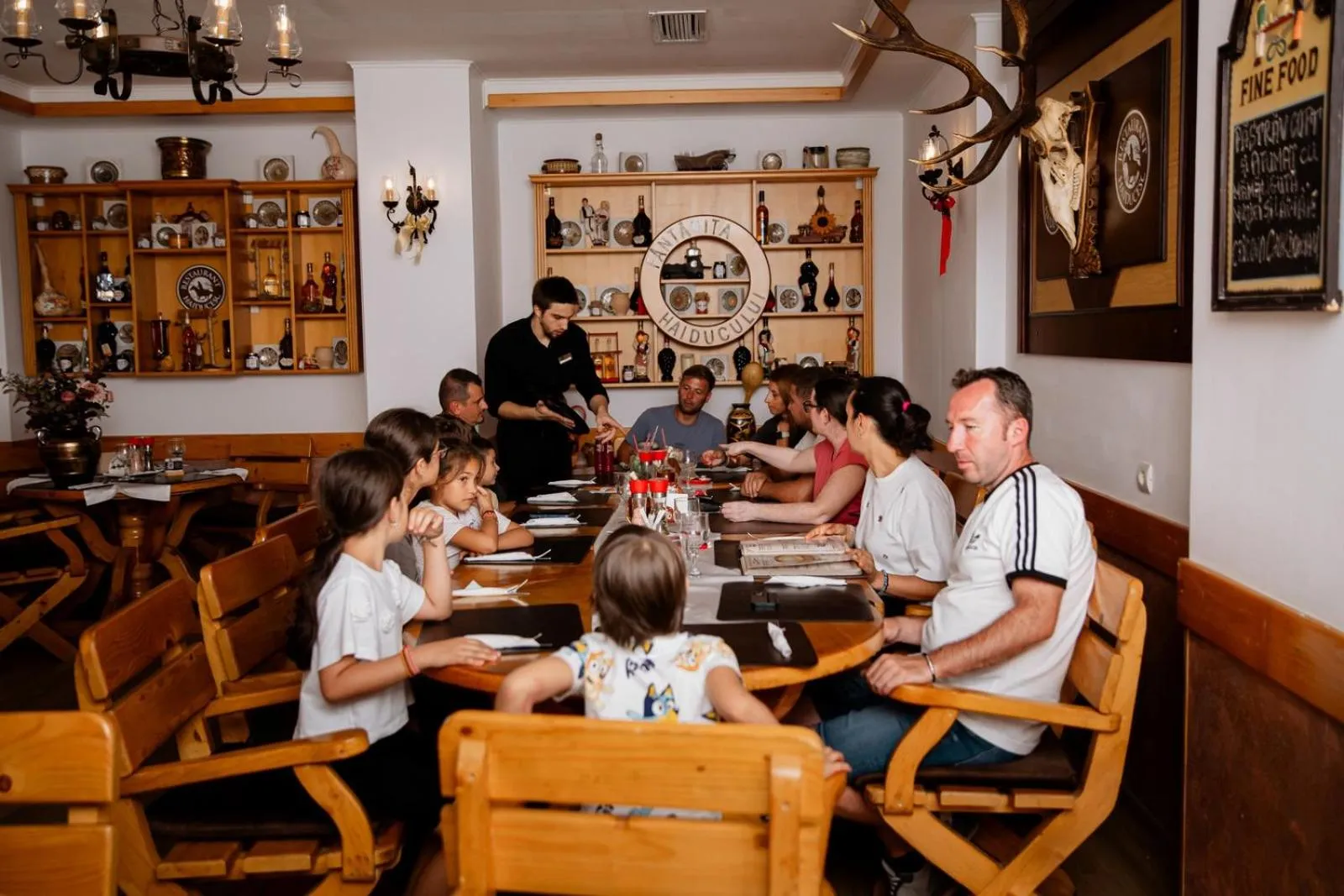 Restaurant/places to eat in Hotel Fantanita Haiducului