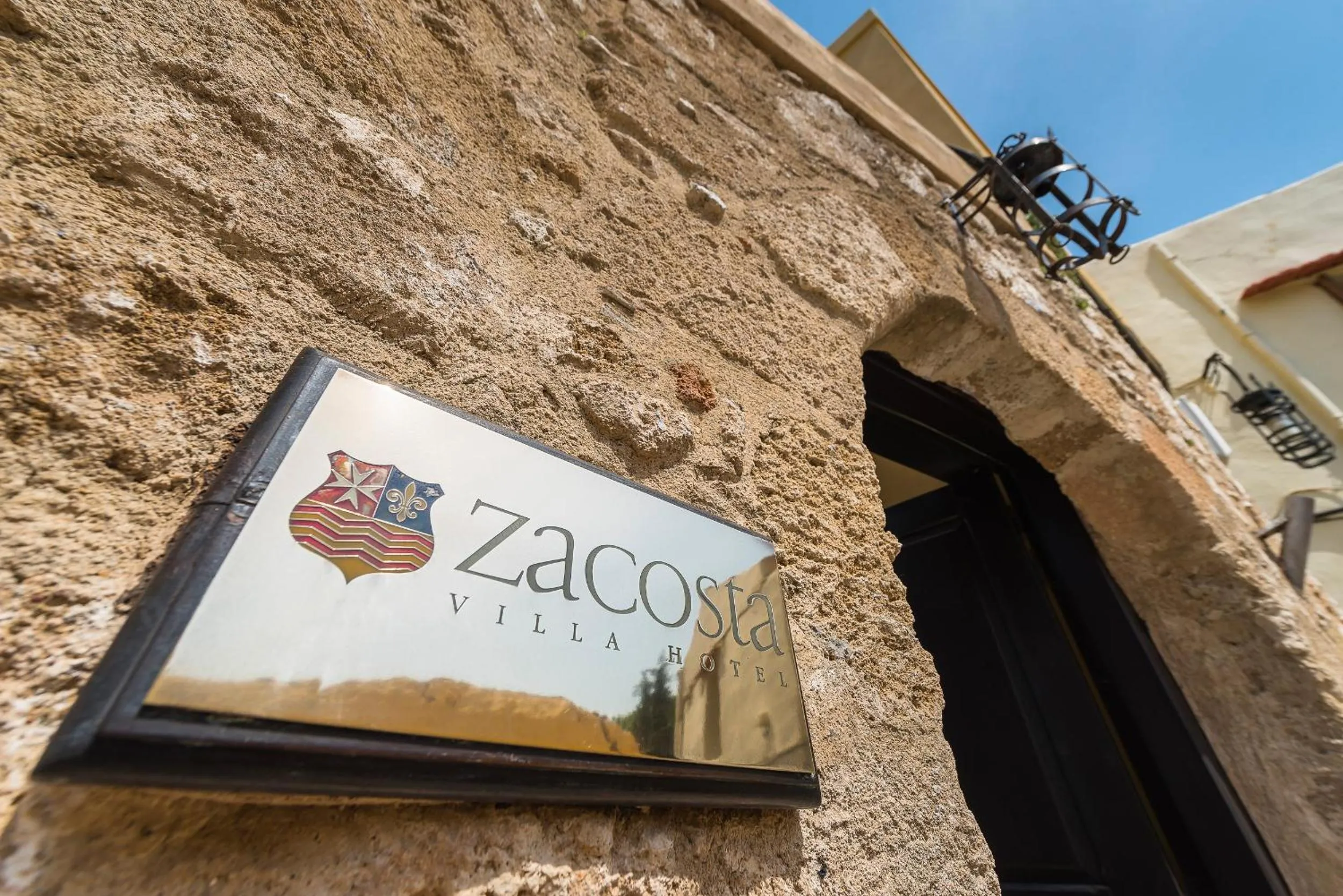 Facade/entrance in Zacosta Villa Hotel