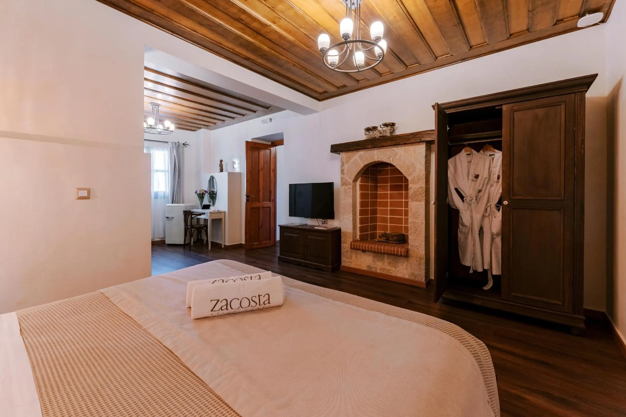 Bed in Zacosta Villa Hotel