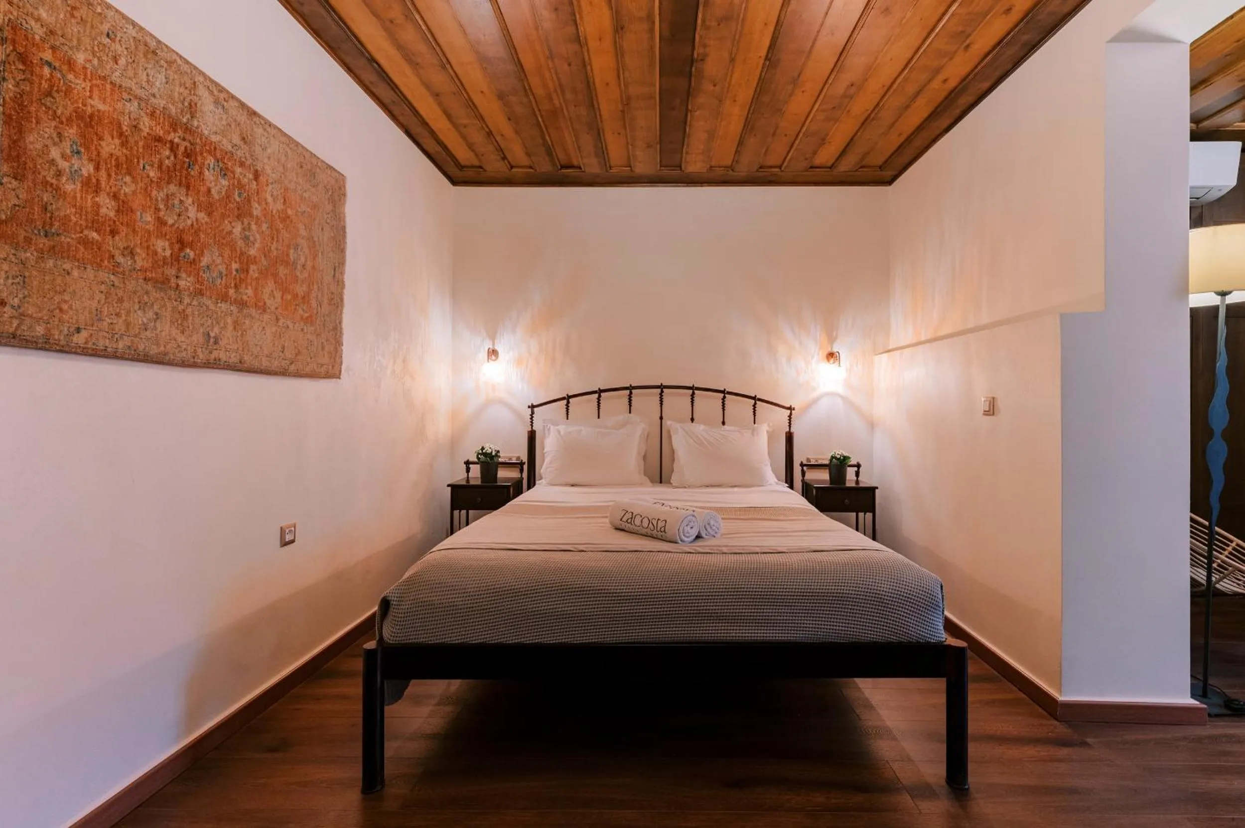 Bed in Zacosta Villa Hotel