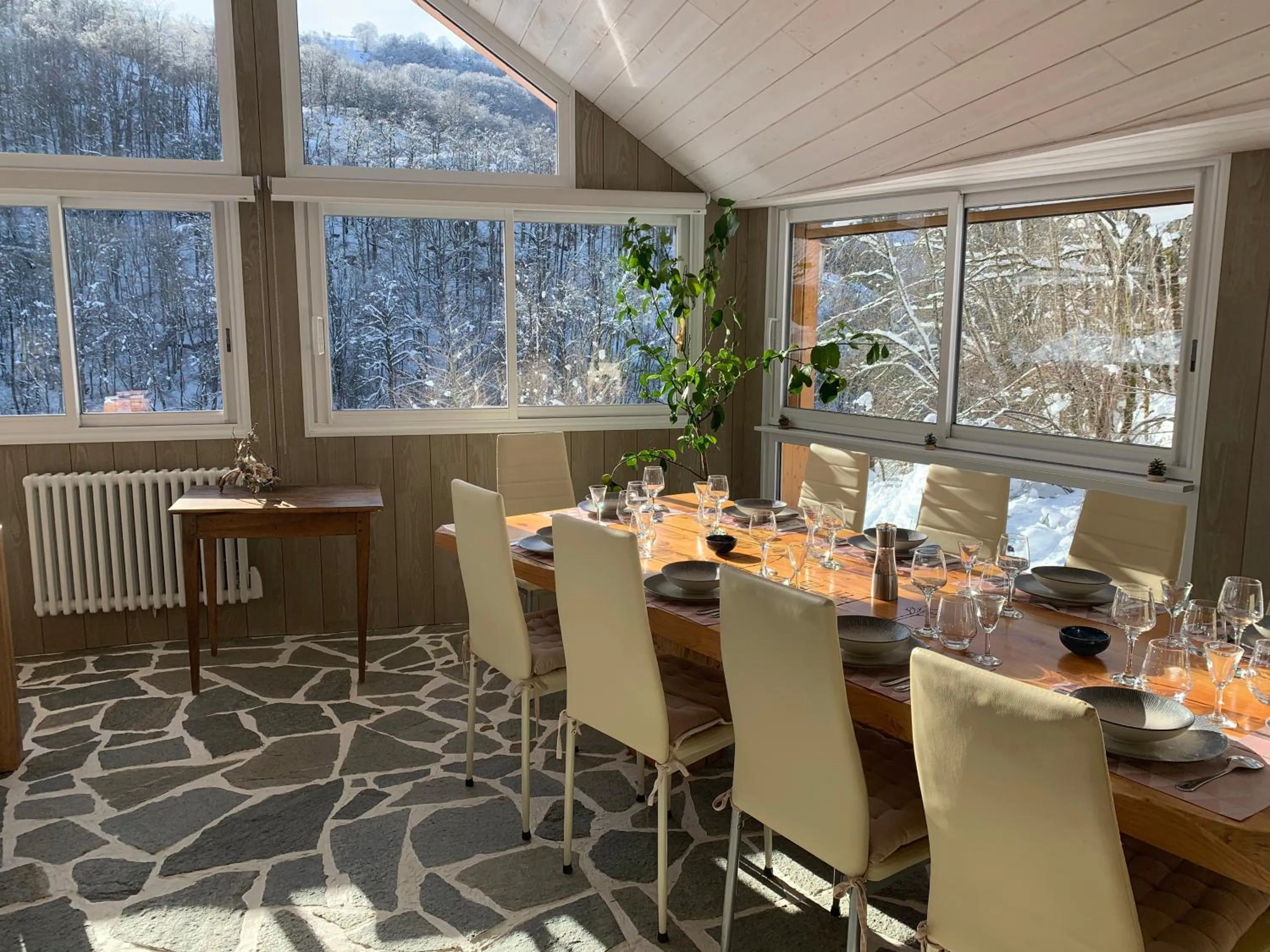 Restaurant/places to eat in Chambres d'hôtes Le Lepadou-Bas