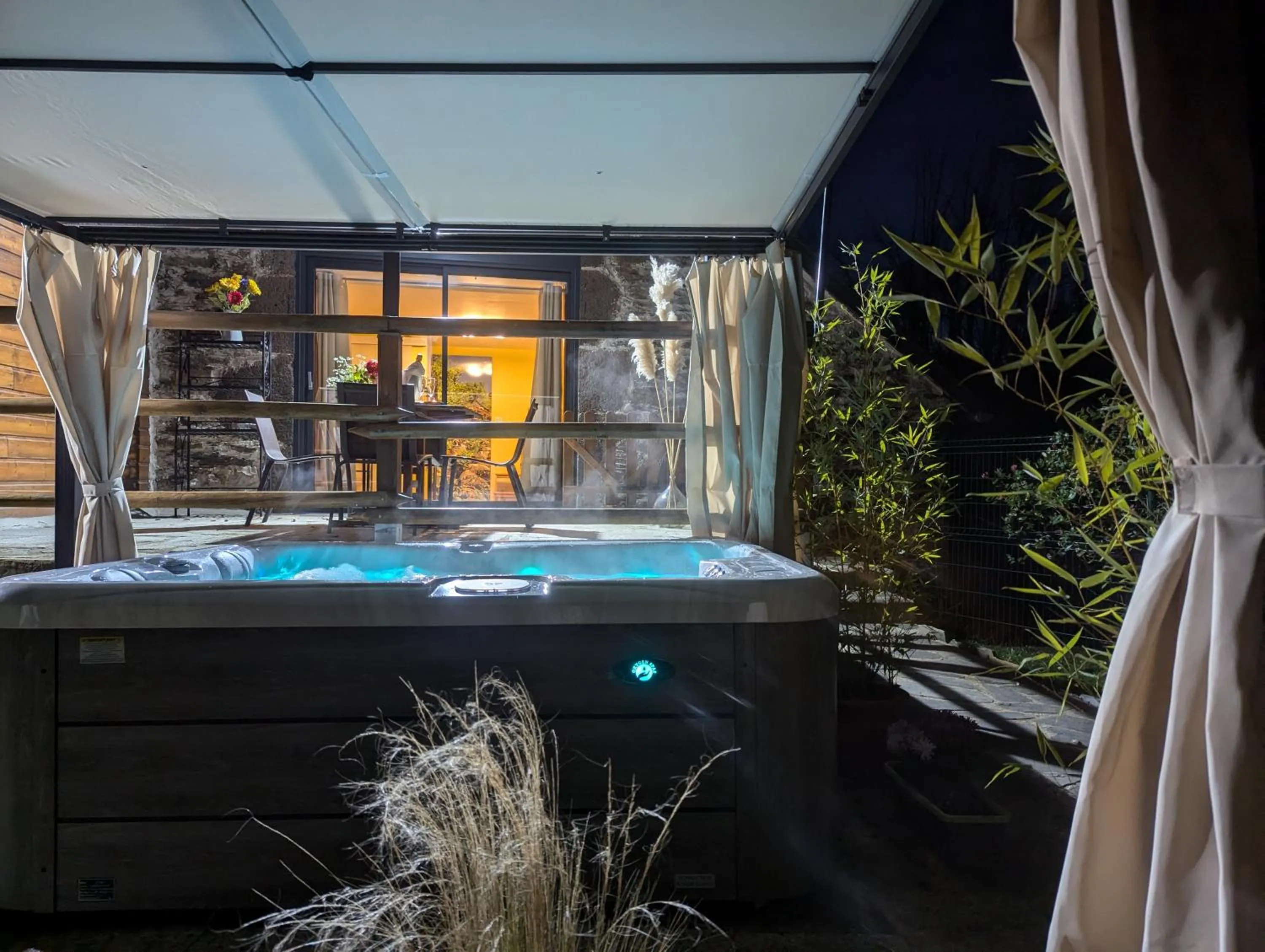 Night in Chambres d'hôtes Le Lepadou-Bas