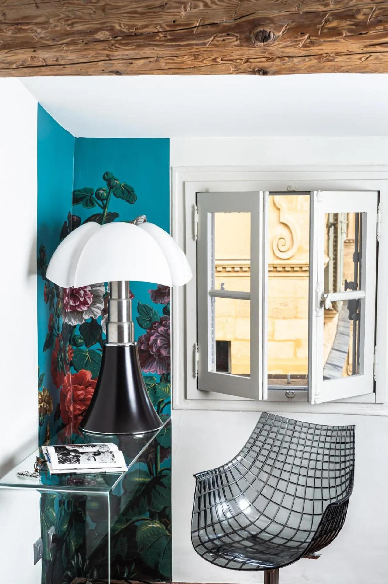 Seating area in Maison Dauphine