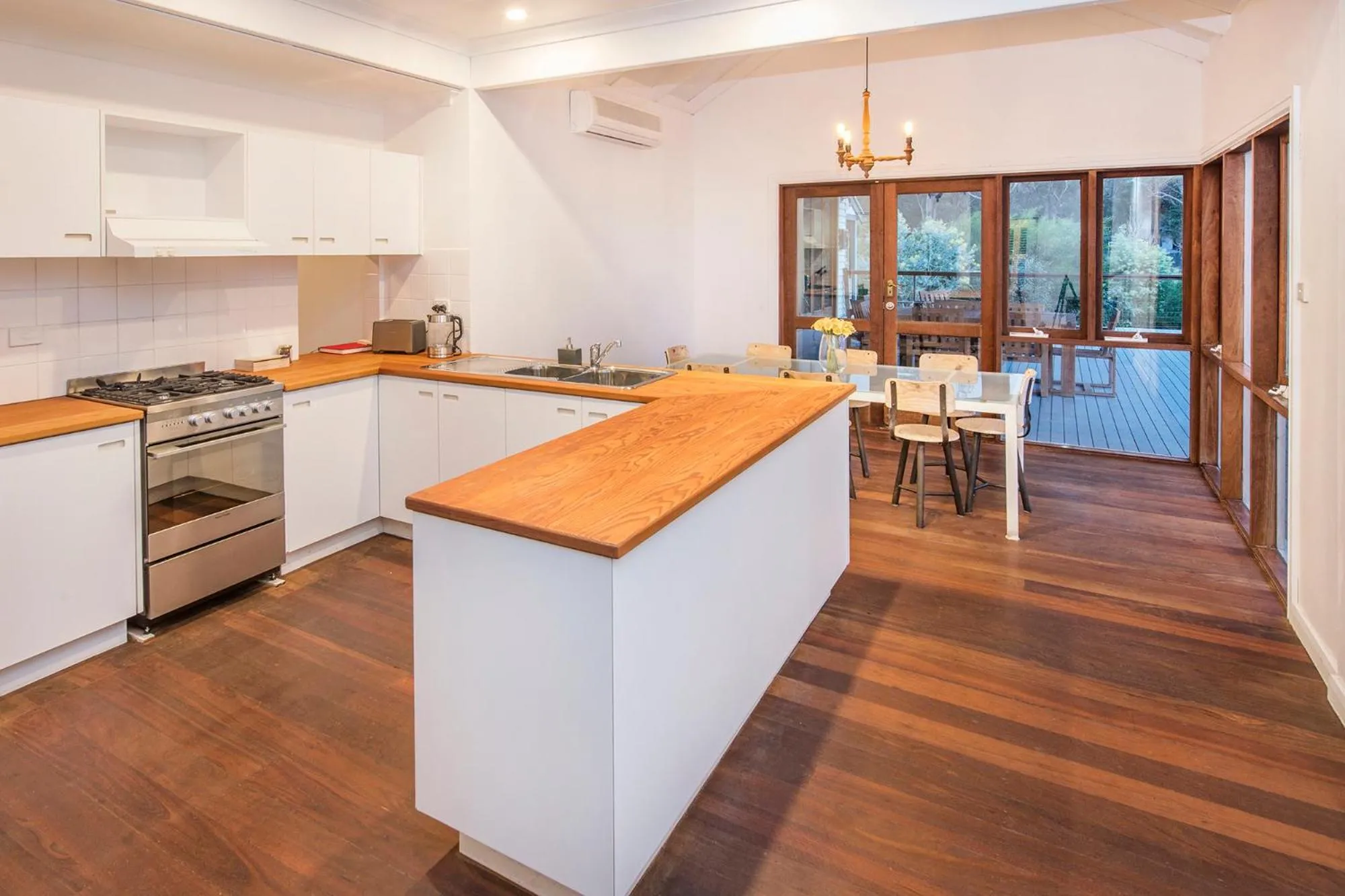 Kitchen or kitchenette in Buxton Thomas