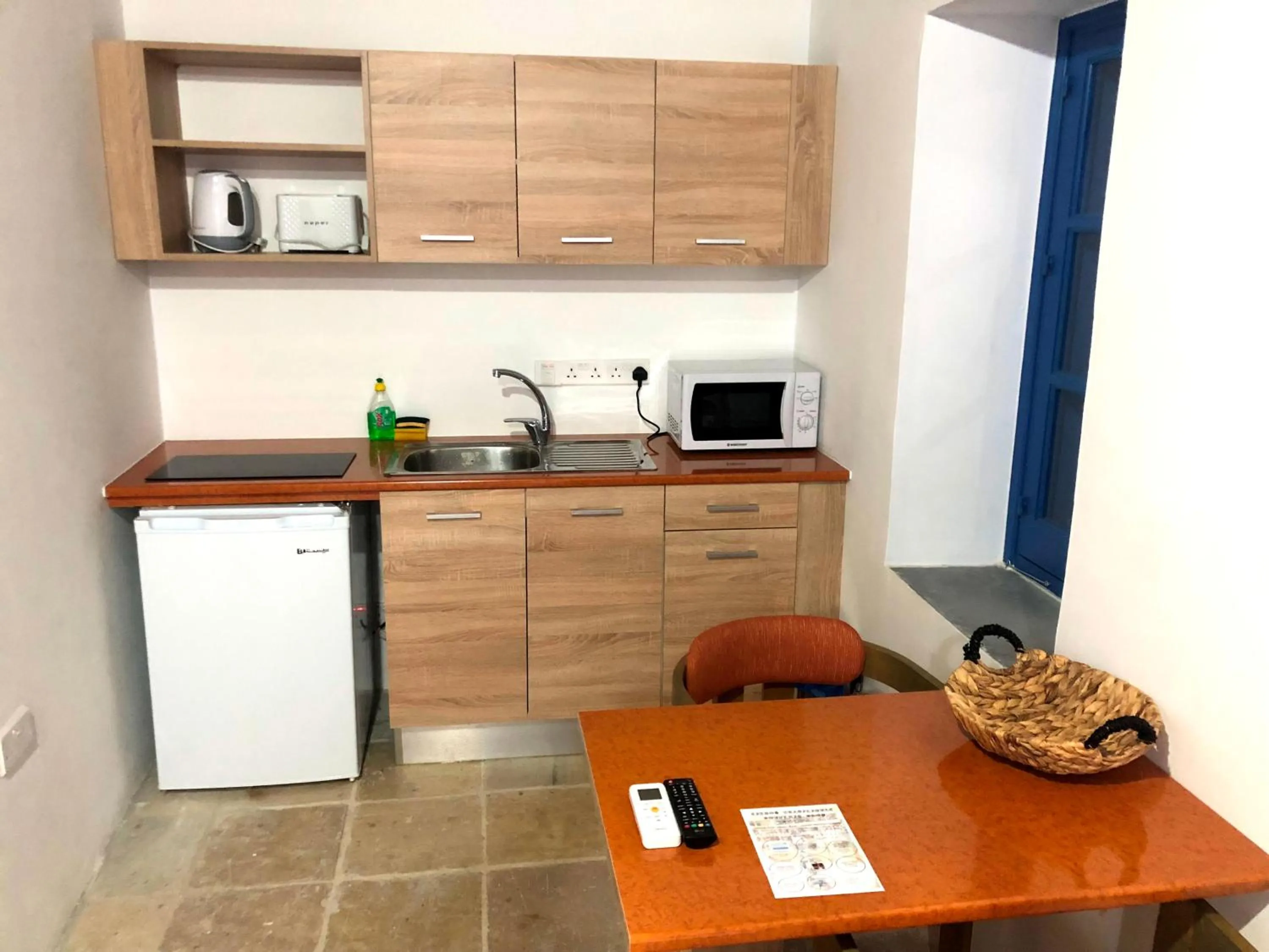 Kitchen or kitchenette in Lithos Studios