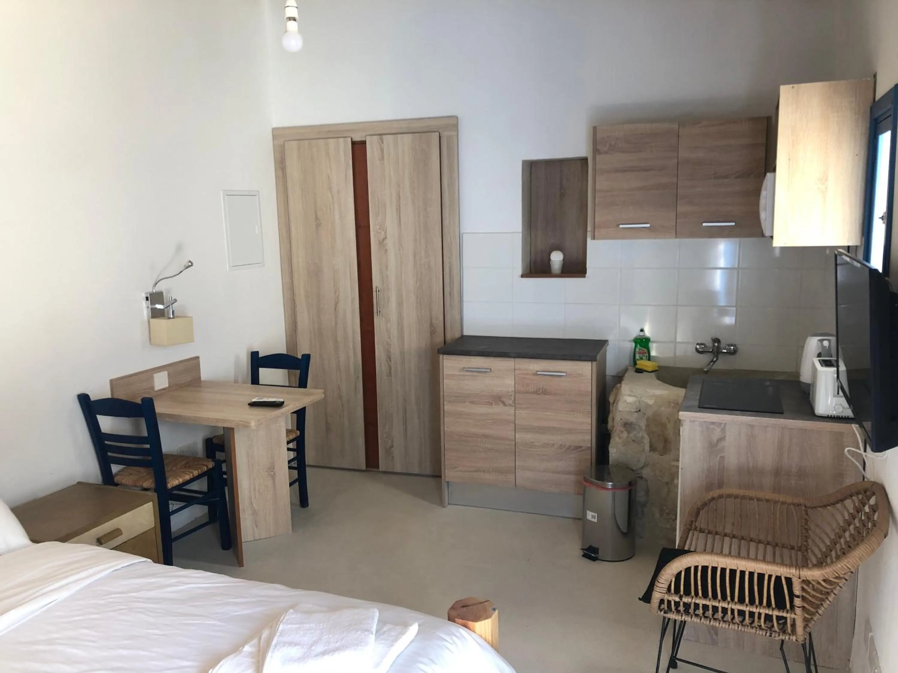 Kitchen or kitchenette in Lithos Studios