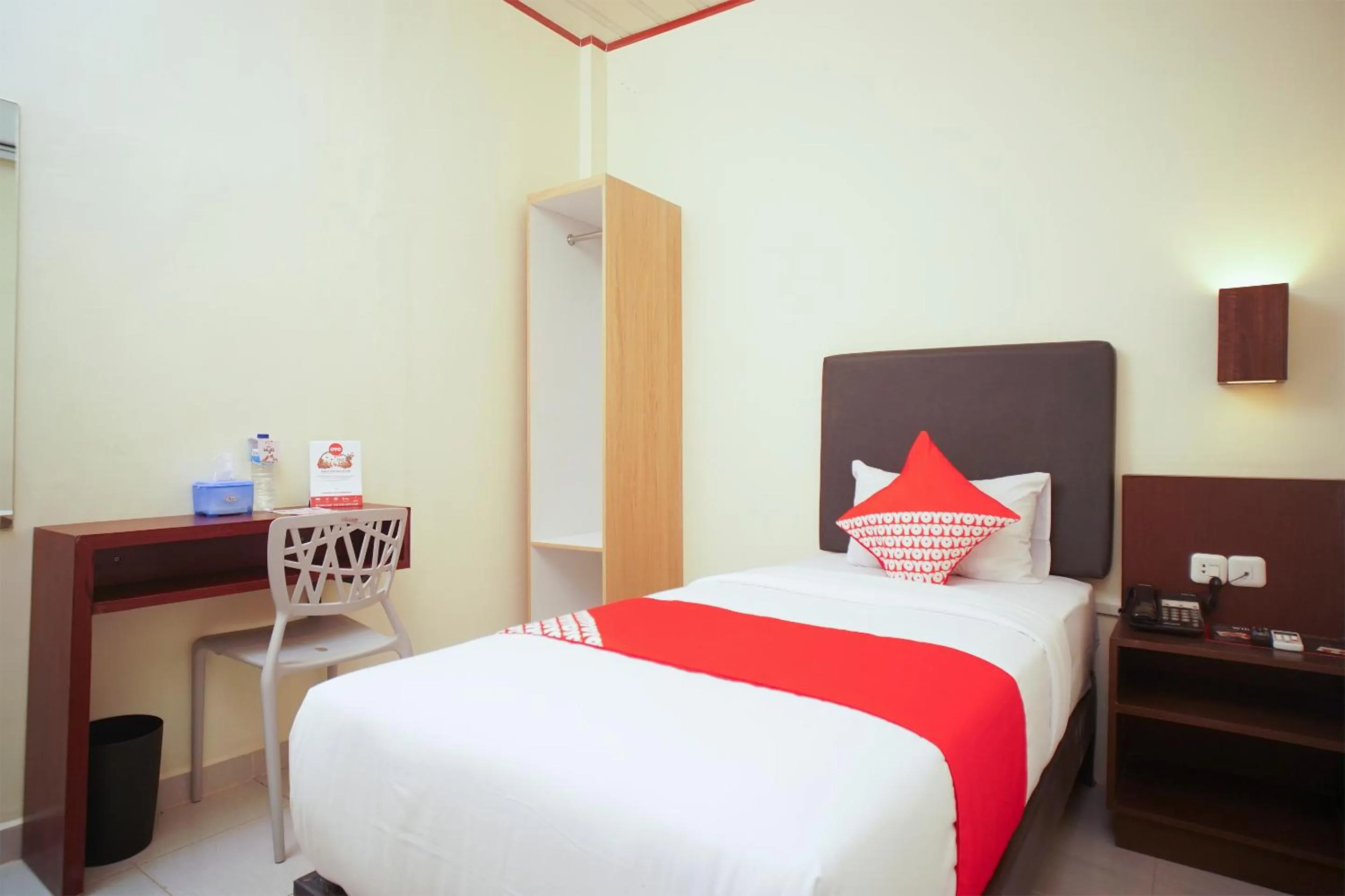 Bed in OYO 147 Hotel Winer