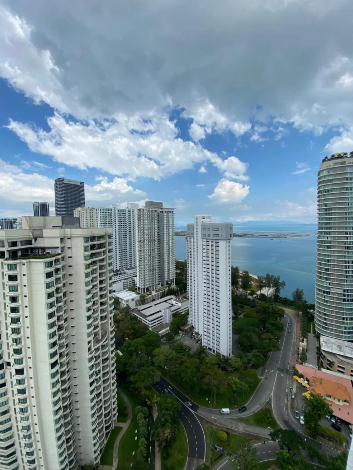 City view in Mansion One by Sky Hive