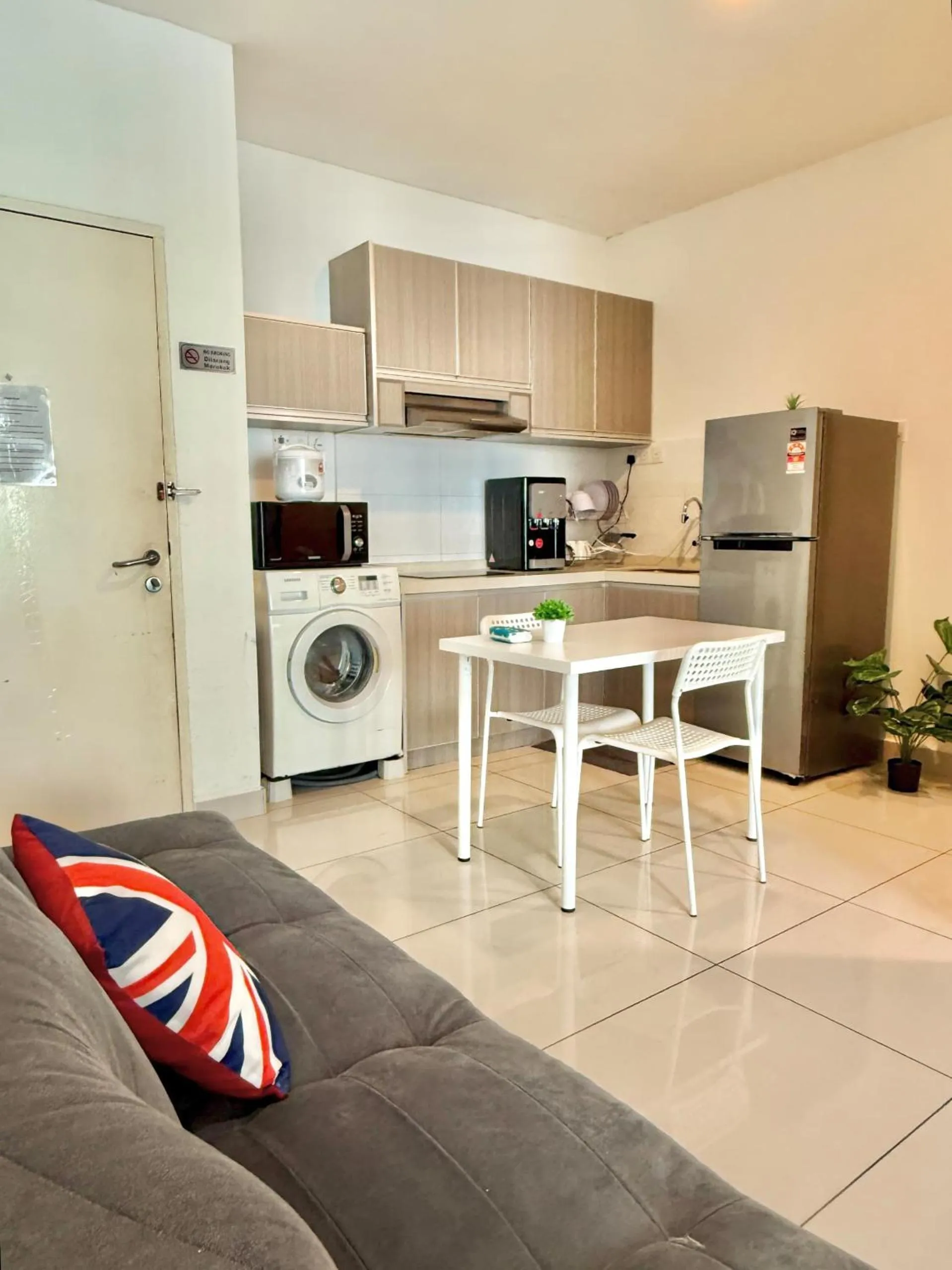 Kitchen or kitchenette in Mansion One by Sky Hive