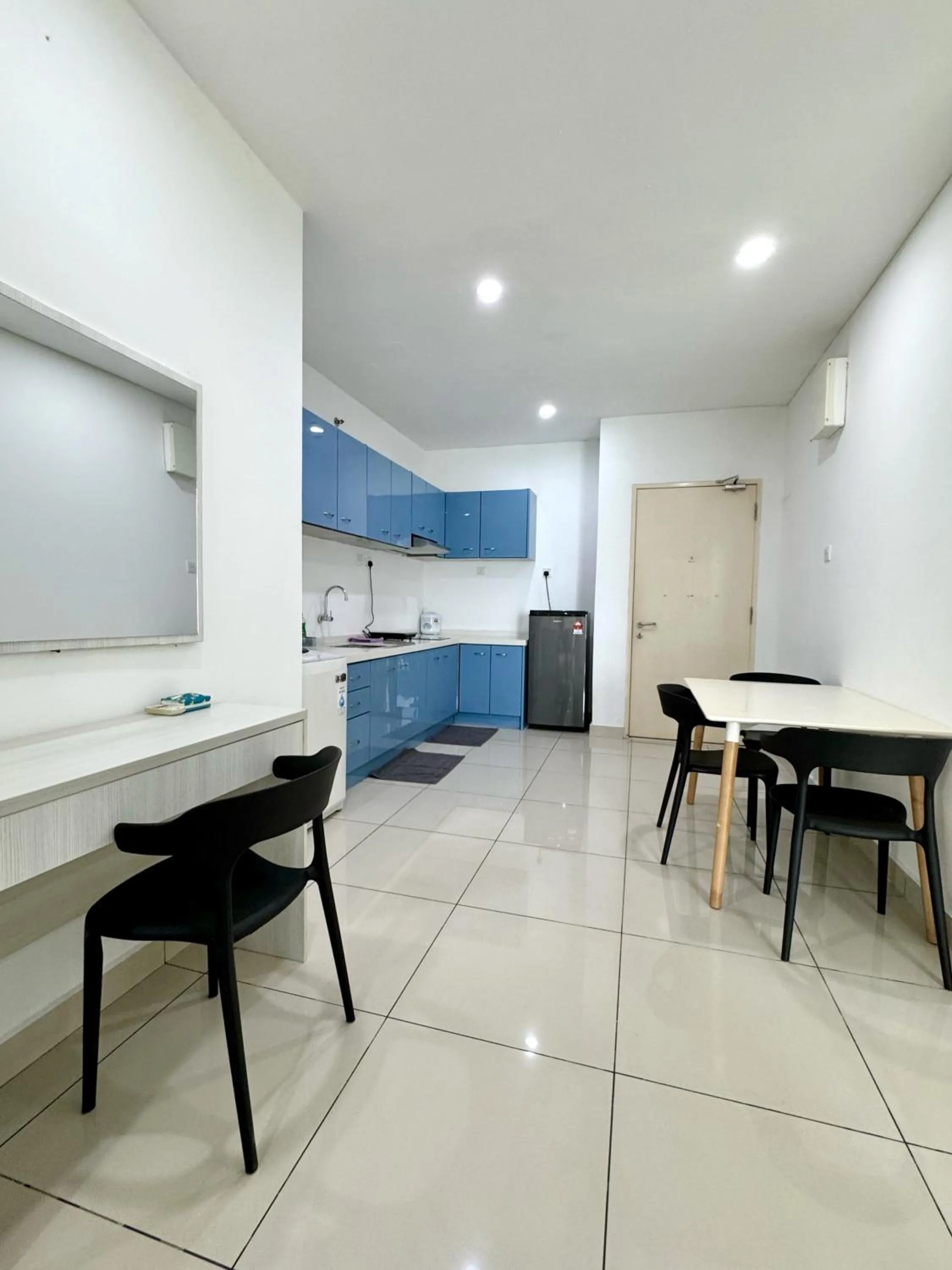 Kitchen or kitchenette in Mansion One by Sky Hive