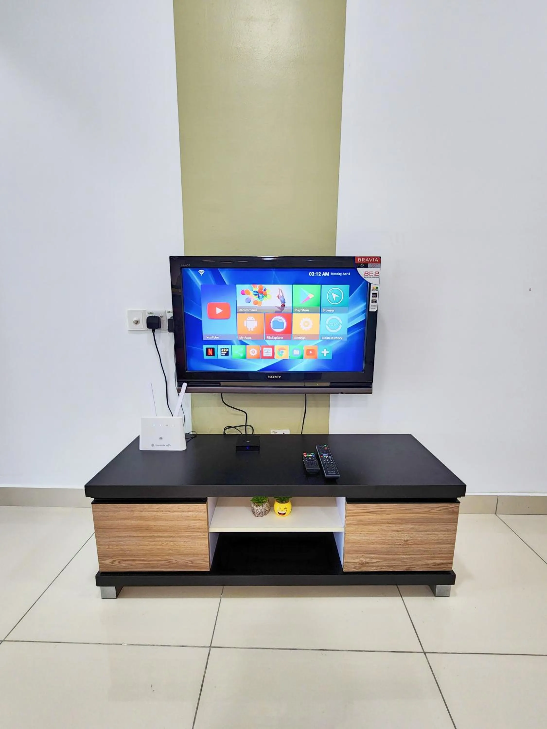 TV and multimedia in Mansion One by Sky Hive