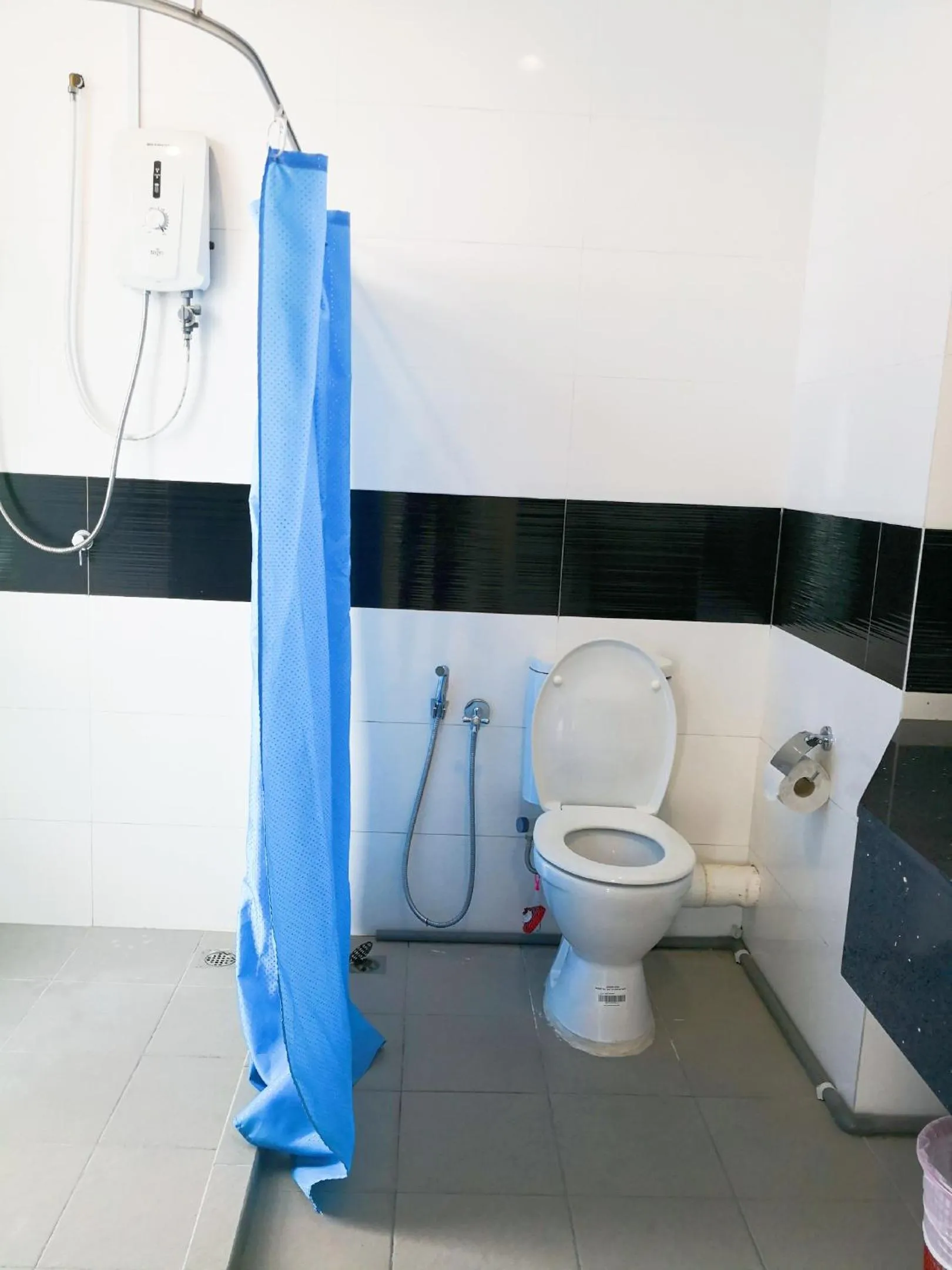 Shower in Mansion One by Sky Hive