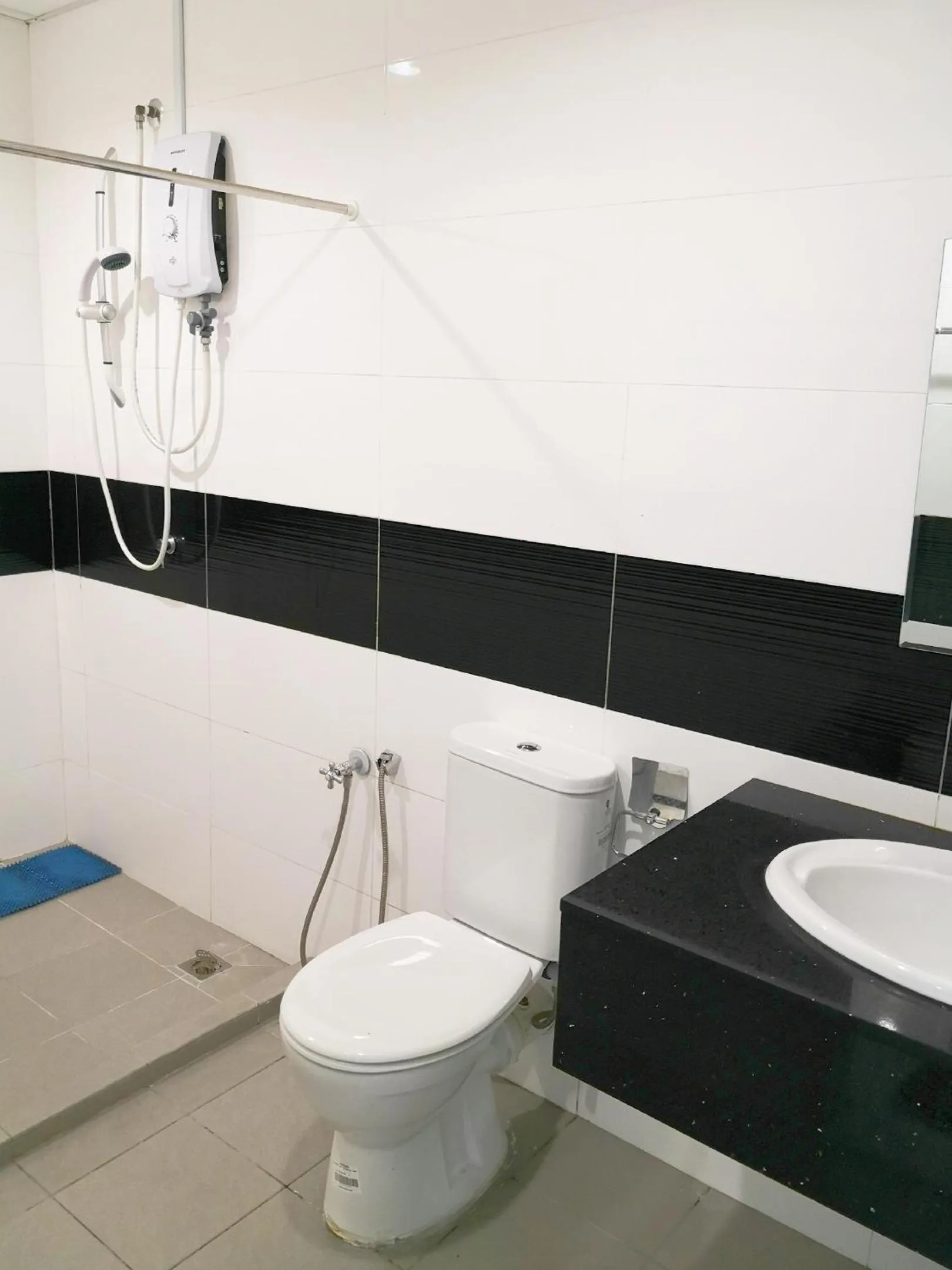 Shower in Mansion One by Sky Hive