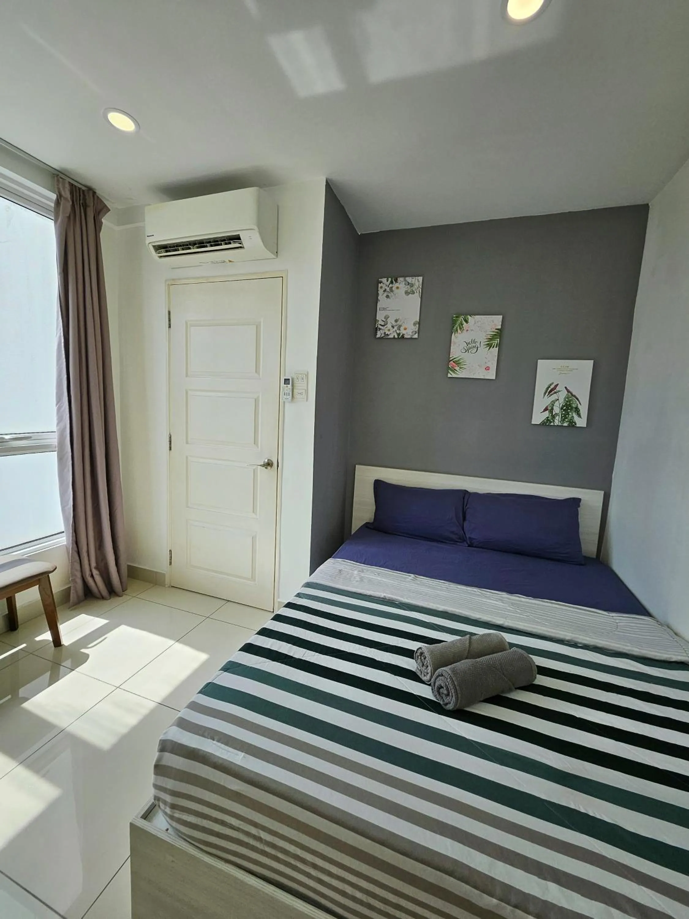 Bedroom, Bed in Mansion One by Sky Hive