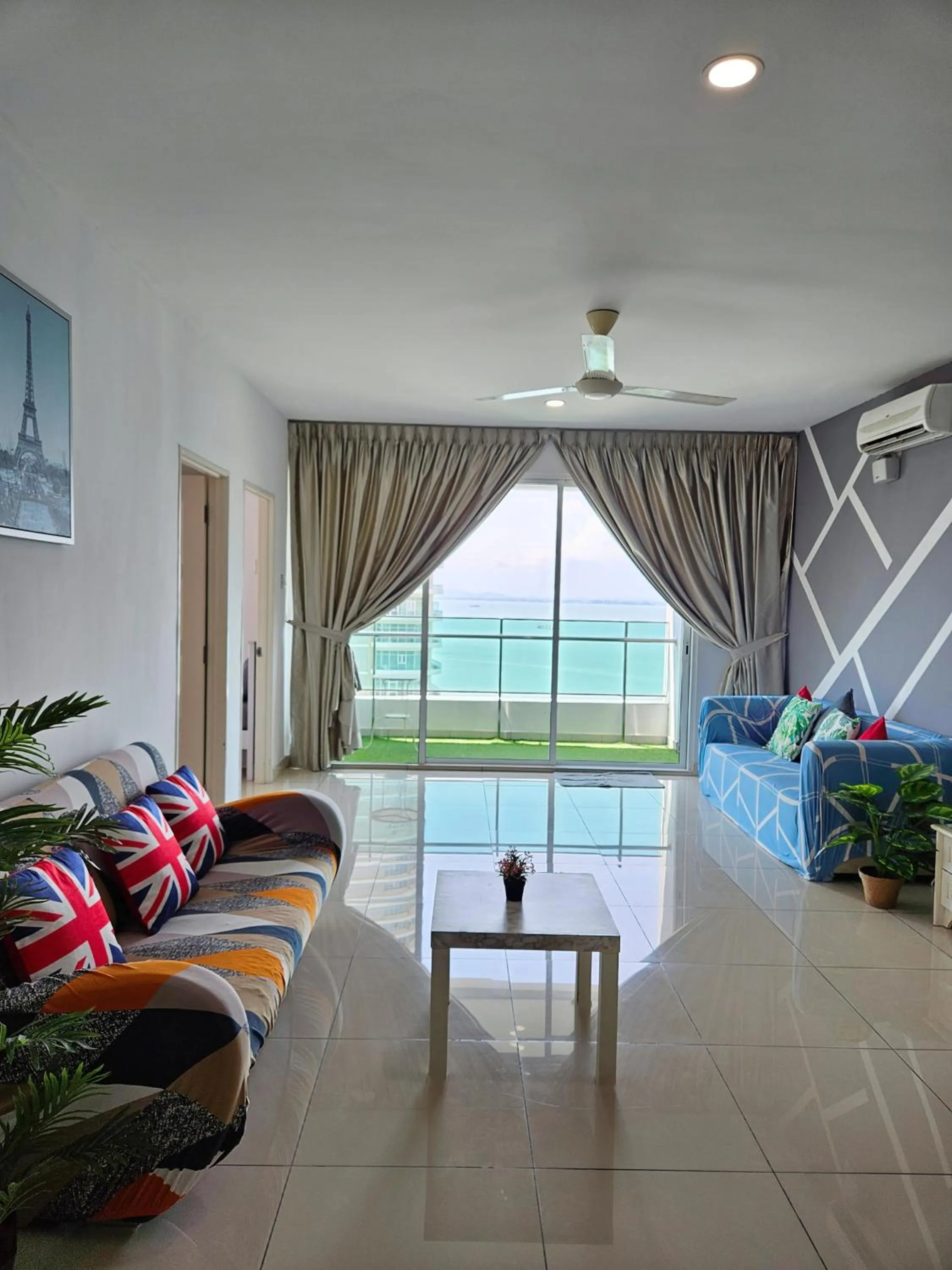 Living room in Mansion One by Sky Hive