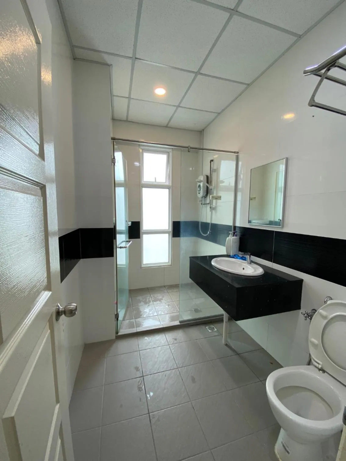 Bathroom in Mansion One by Sky Hive