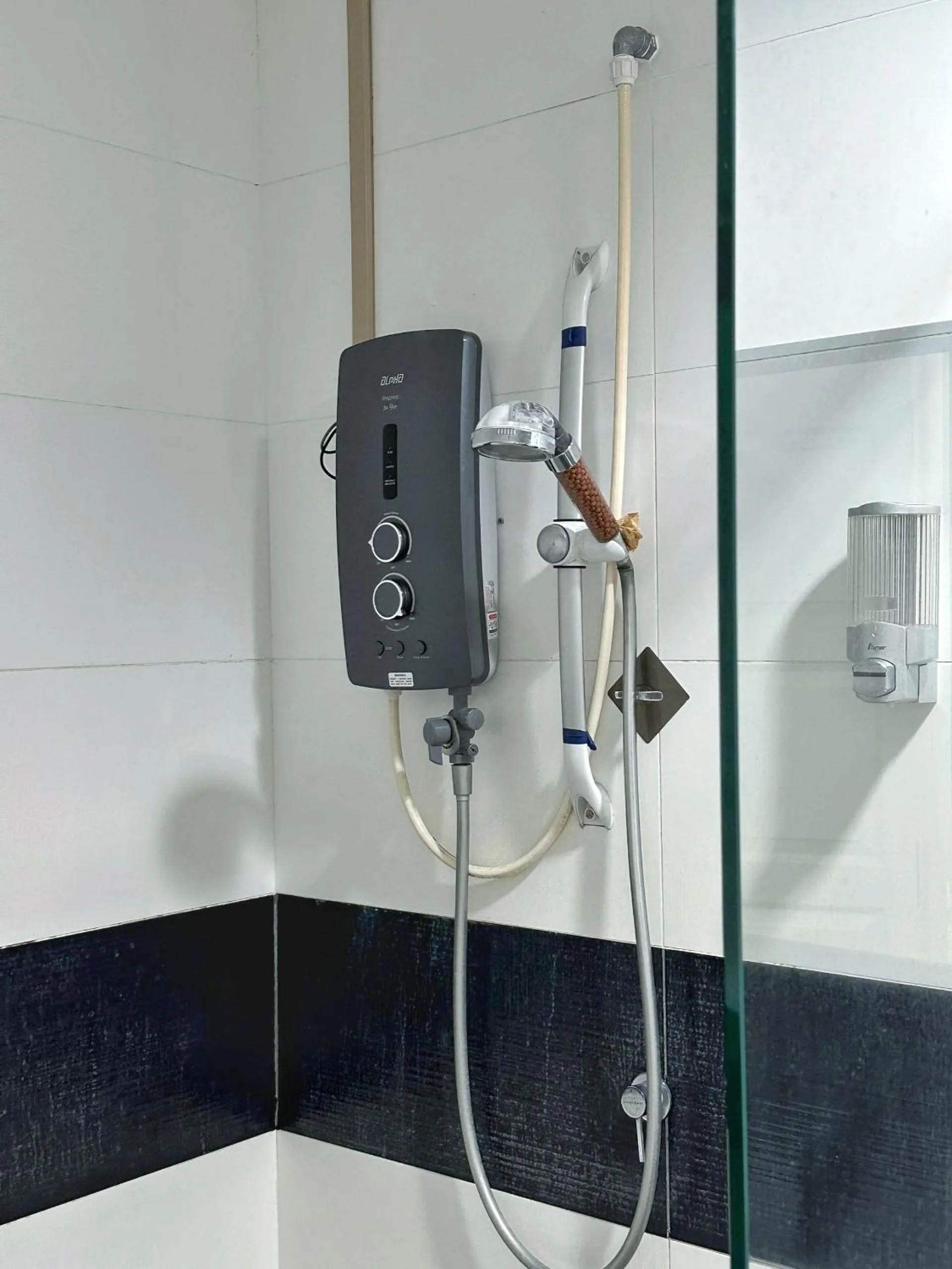 Bathroom in Mansion One by Sky Hive