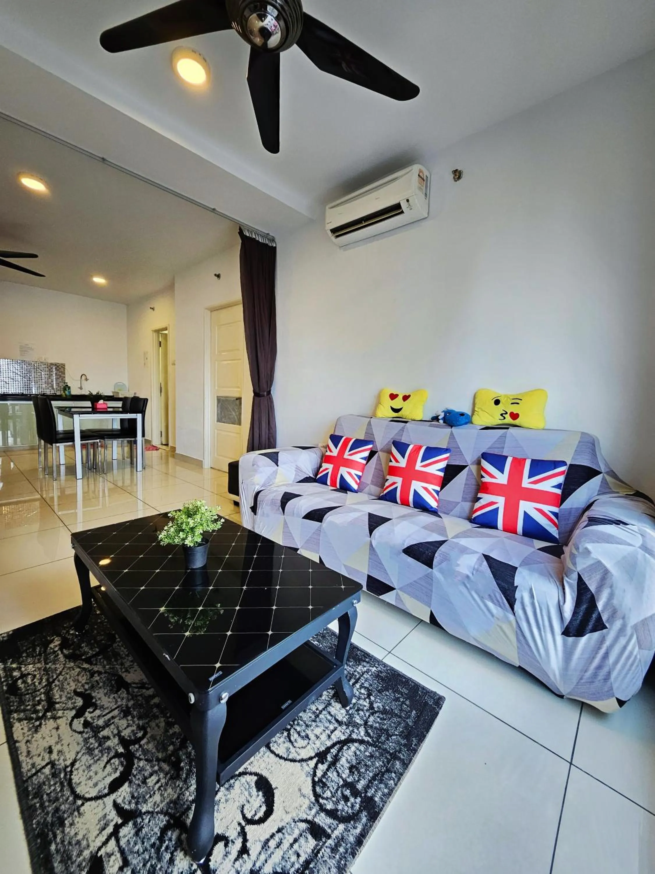 Living room in Mansion One by Sky Hive