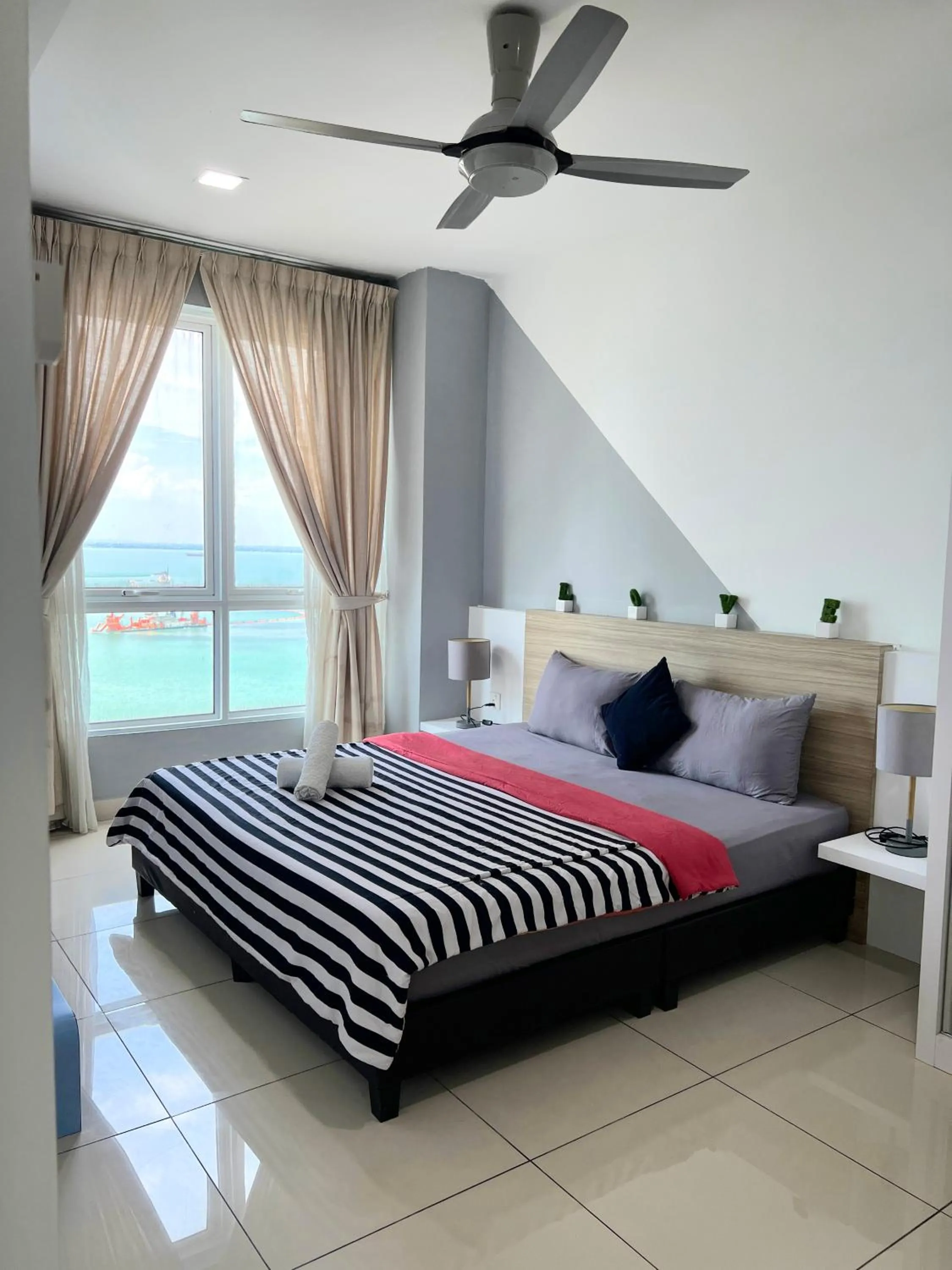 Bedroom, Bed in Mansion One by Sky Hive