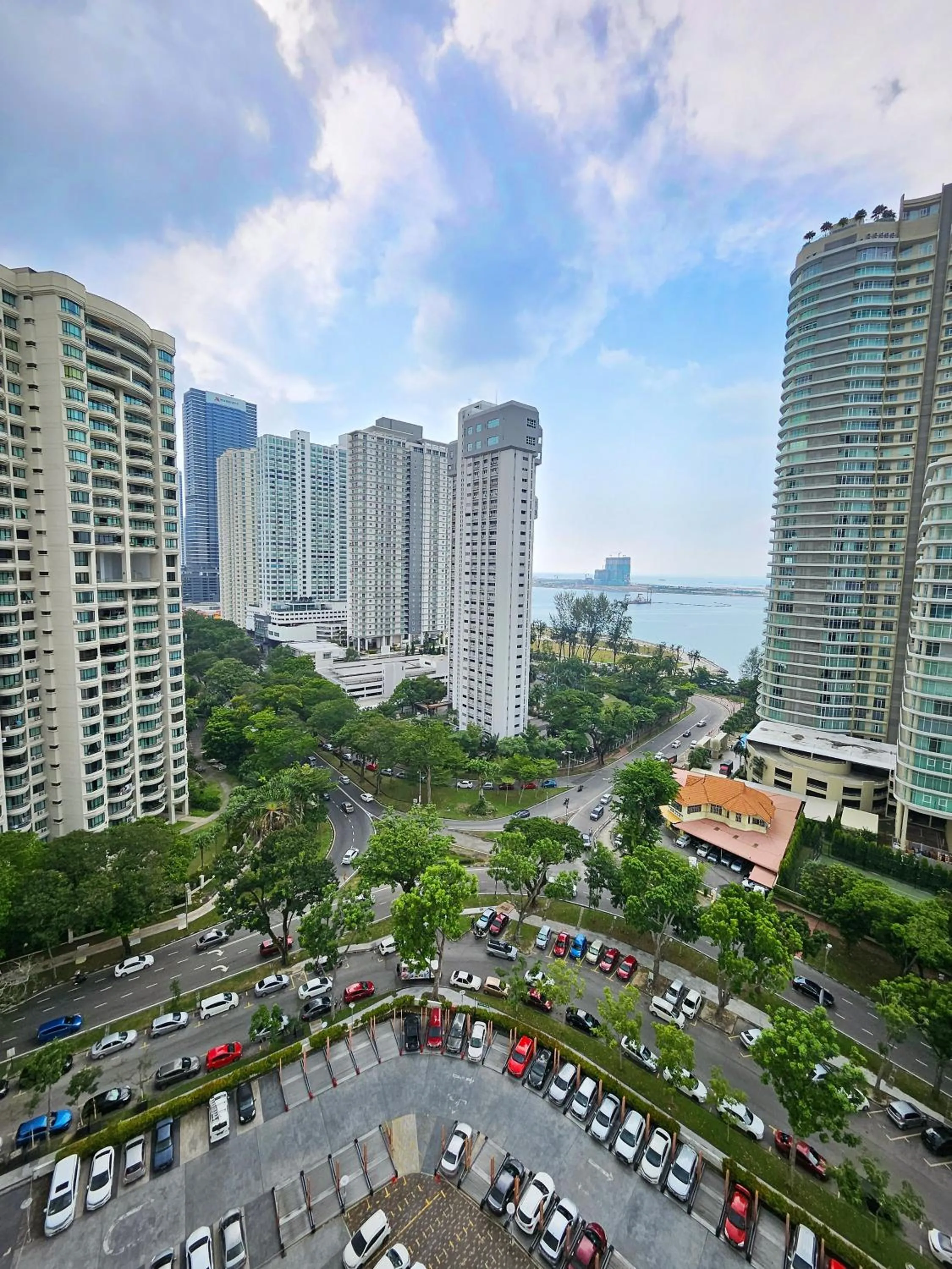 City view in Mansion One by Sky Hive