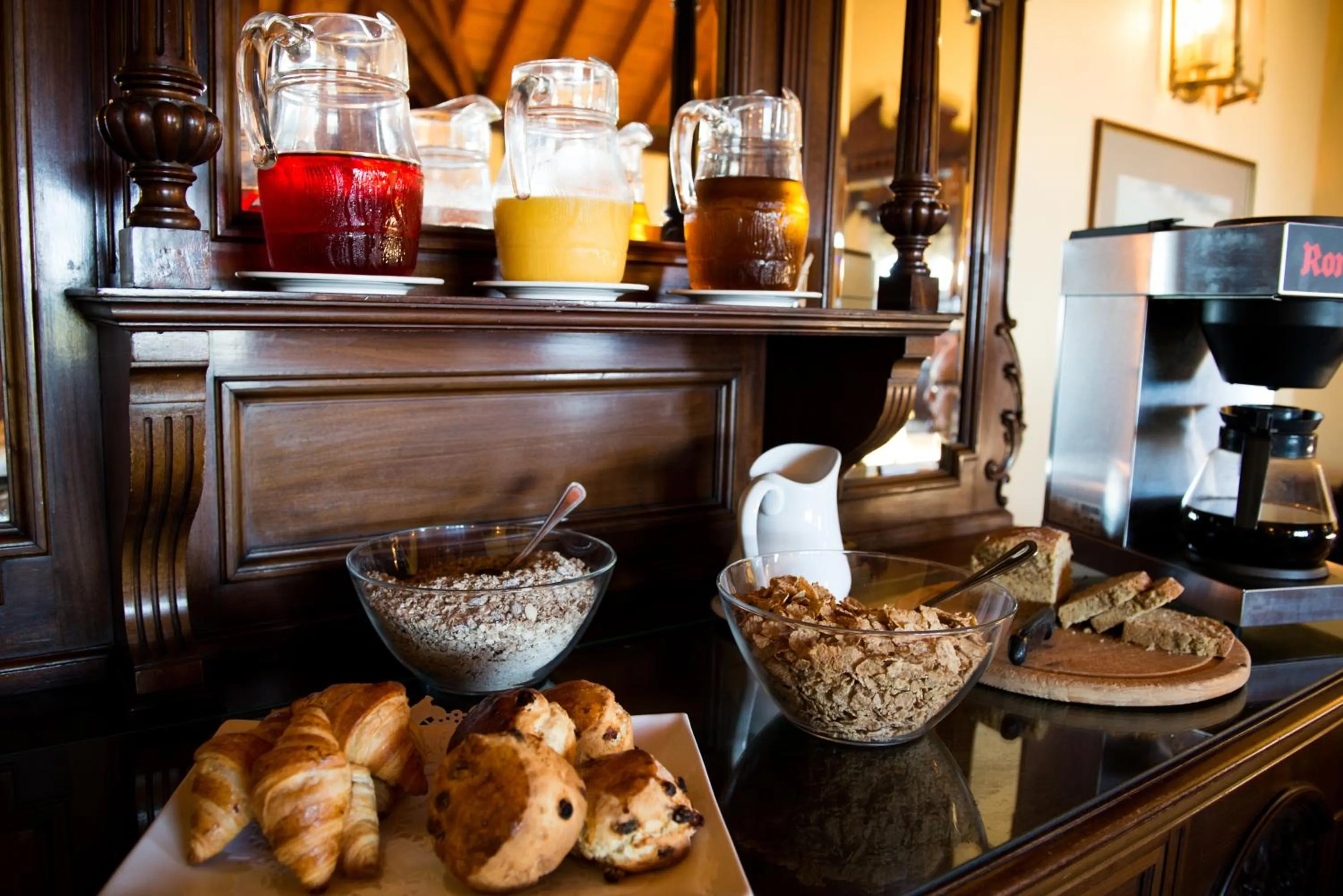 Breakfast in Aran View Country House and Lodge