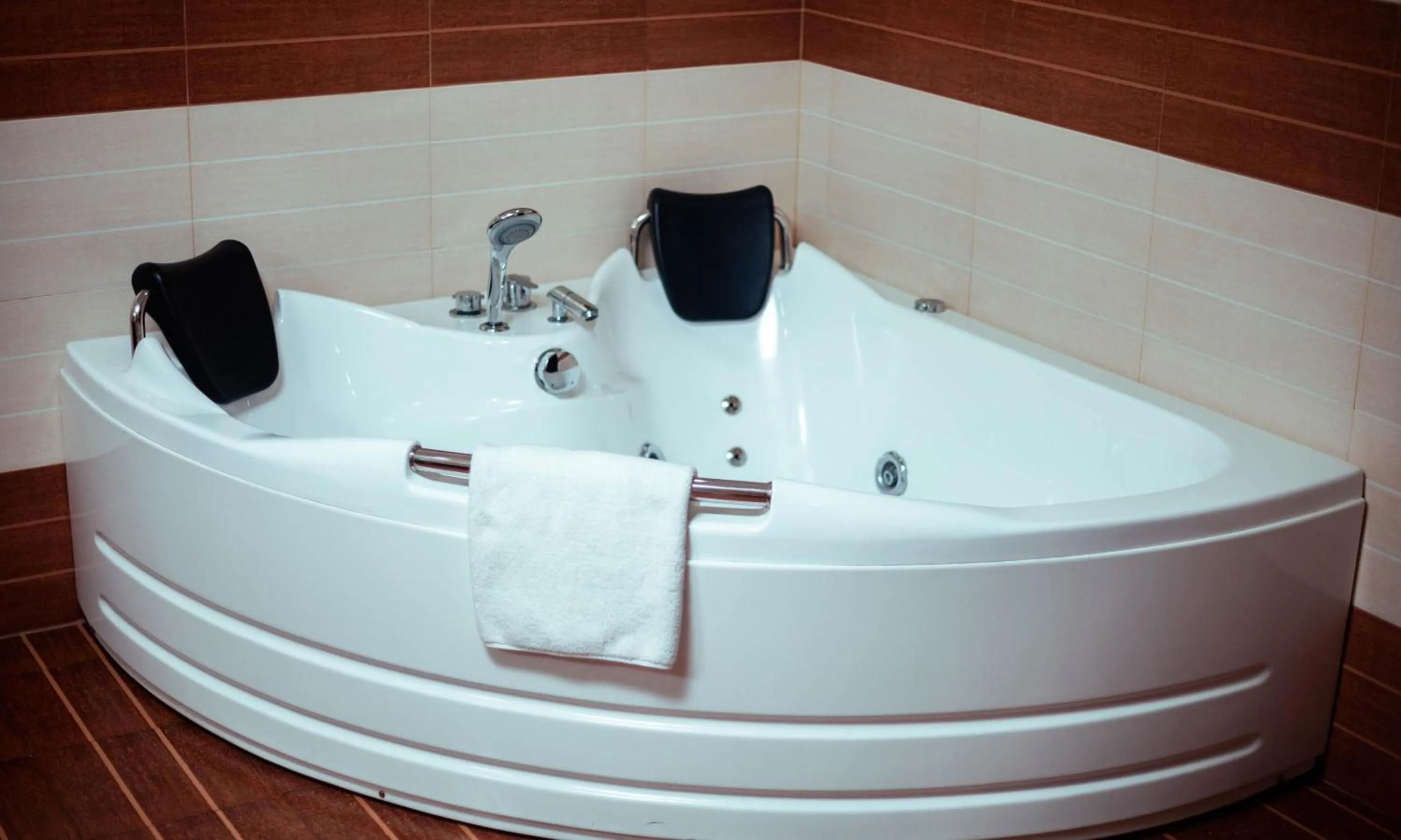 Hot Tub in Crossroads Hotel Blantyre