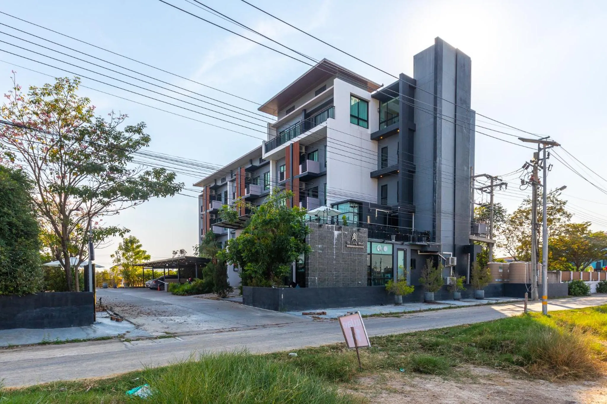 The Living Hotel SamutPrakan
