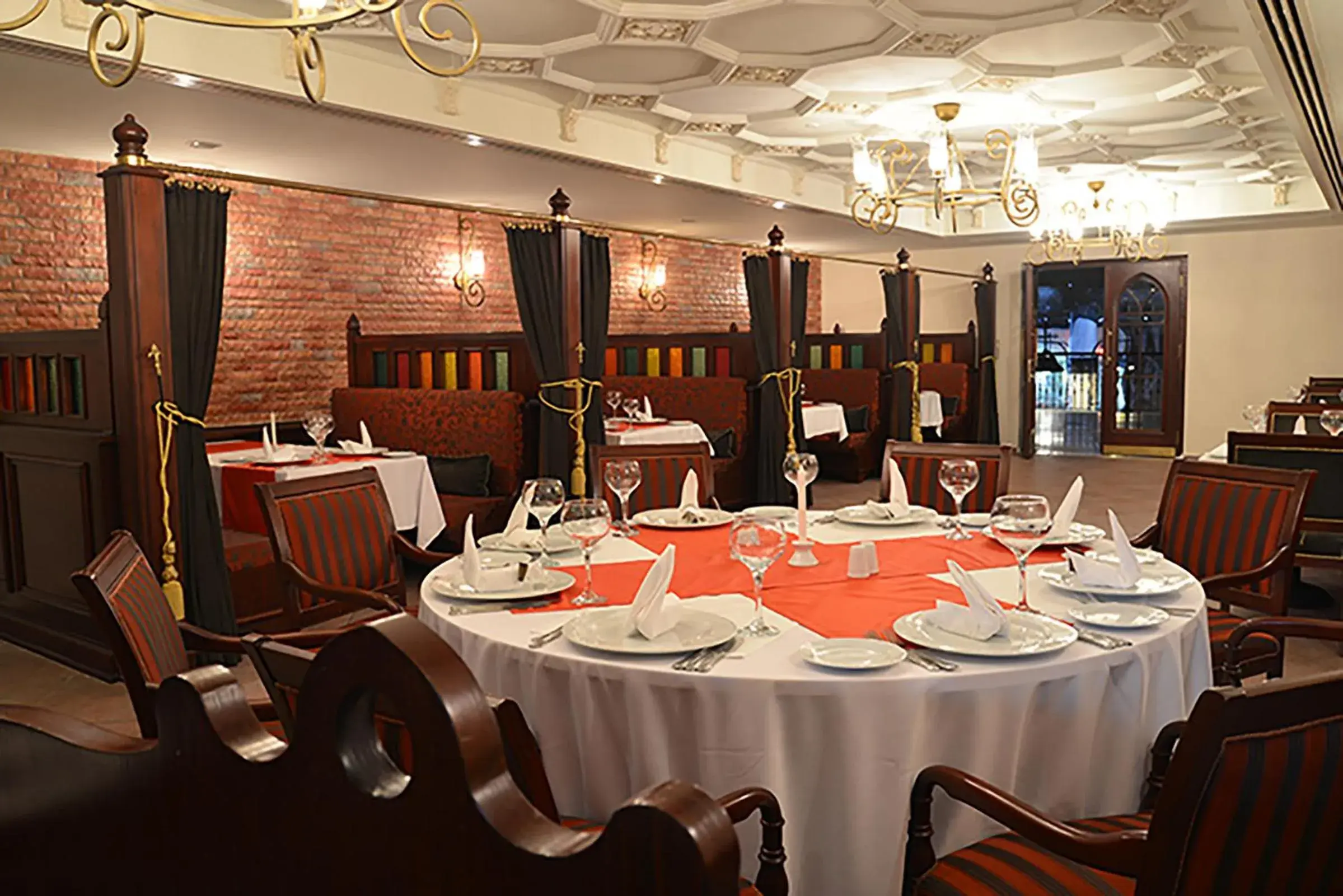 Restaurant/places to eat in Starlight Resort Hotel Restaurant/places to eat in Starlight Resort Hotel