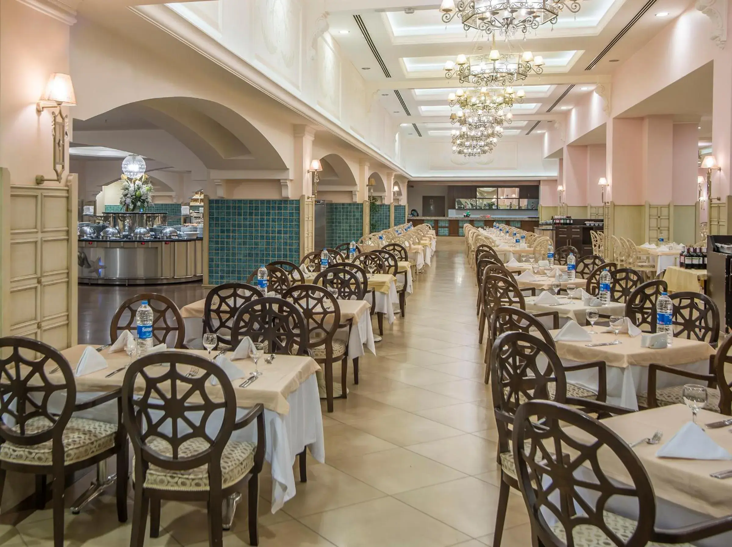 Restaurant/places to eat in Starlight Resort Hotel Restaurant/places to eat in Starlight Resort Hotel