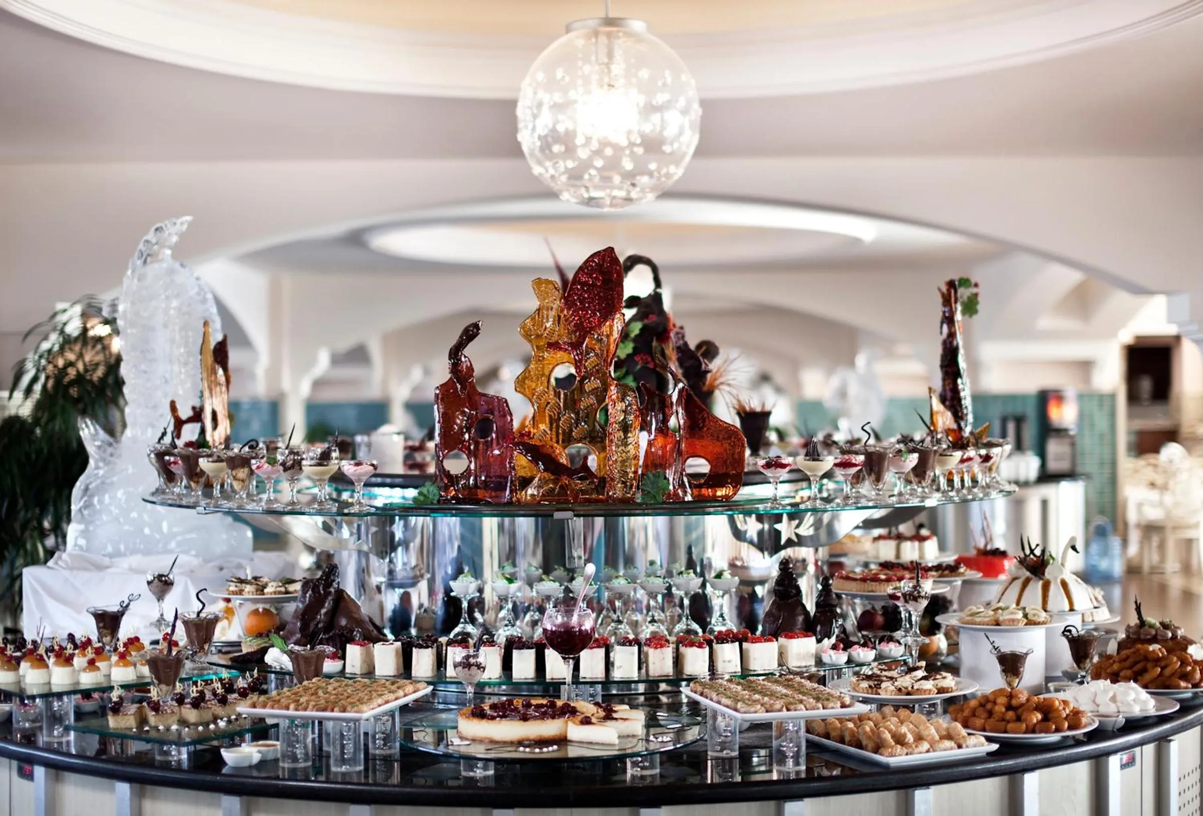 Food in Starlight Resort Hotel