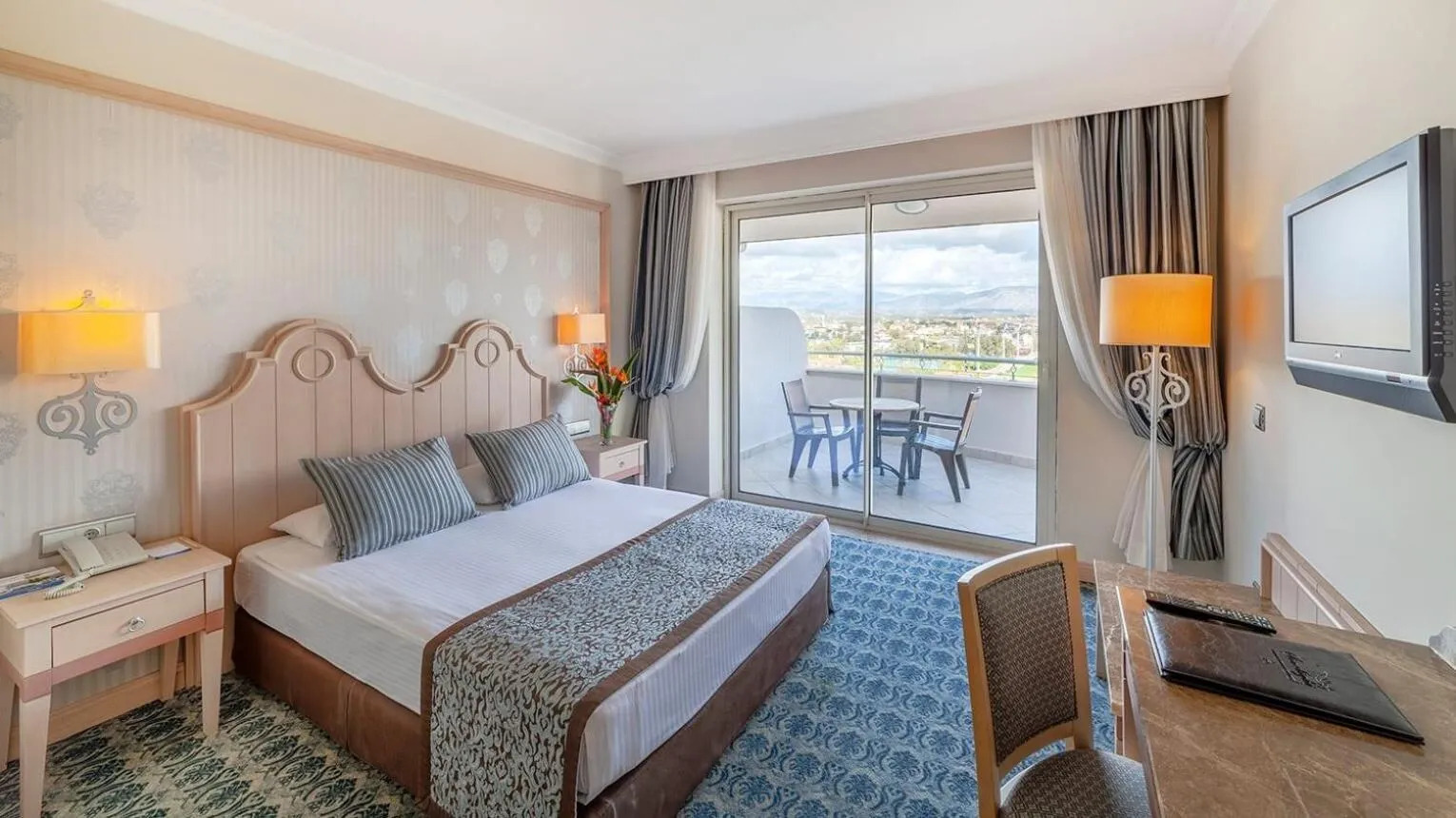 Bedroom, Bed in Starlight Resort Hotel