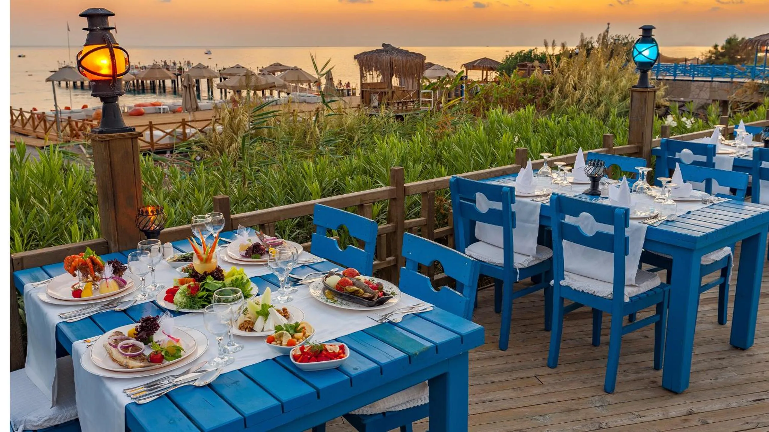 Restaurant/places to eat in Starlight Resort Hotel