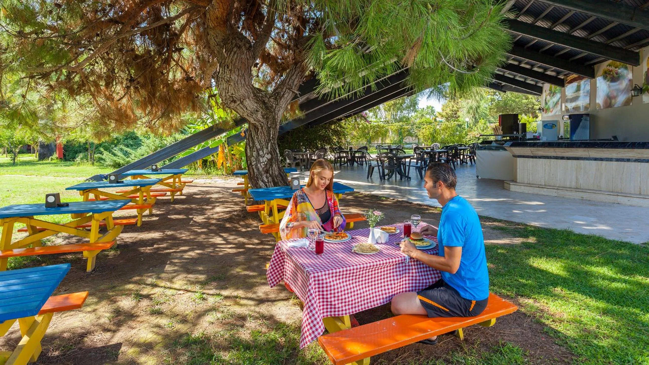 Restaurant/places to eat in Starlight Resort Hotel