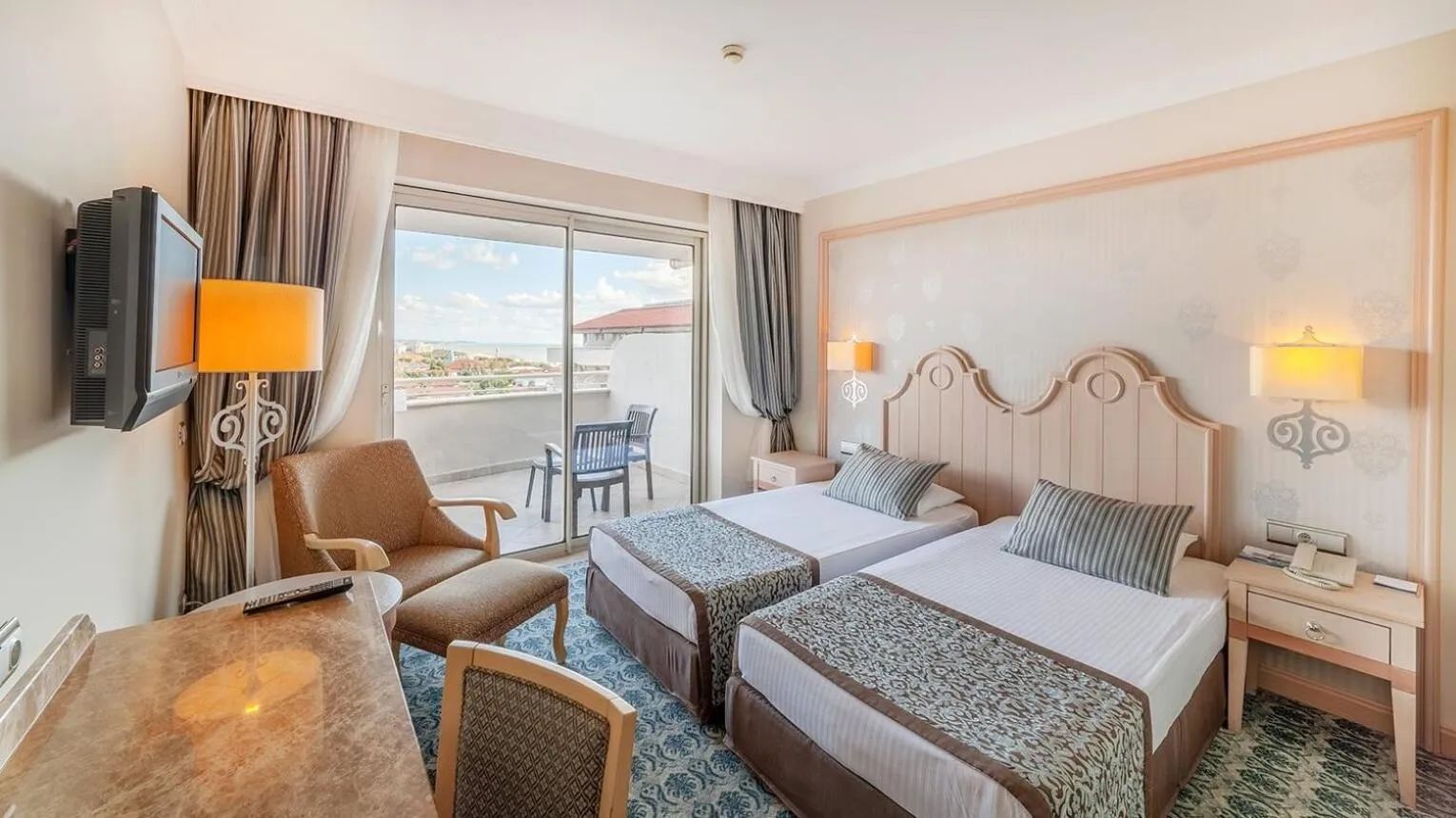 Bedroom, Bed in Starlight Resort Hotel