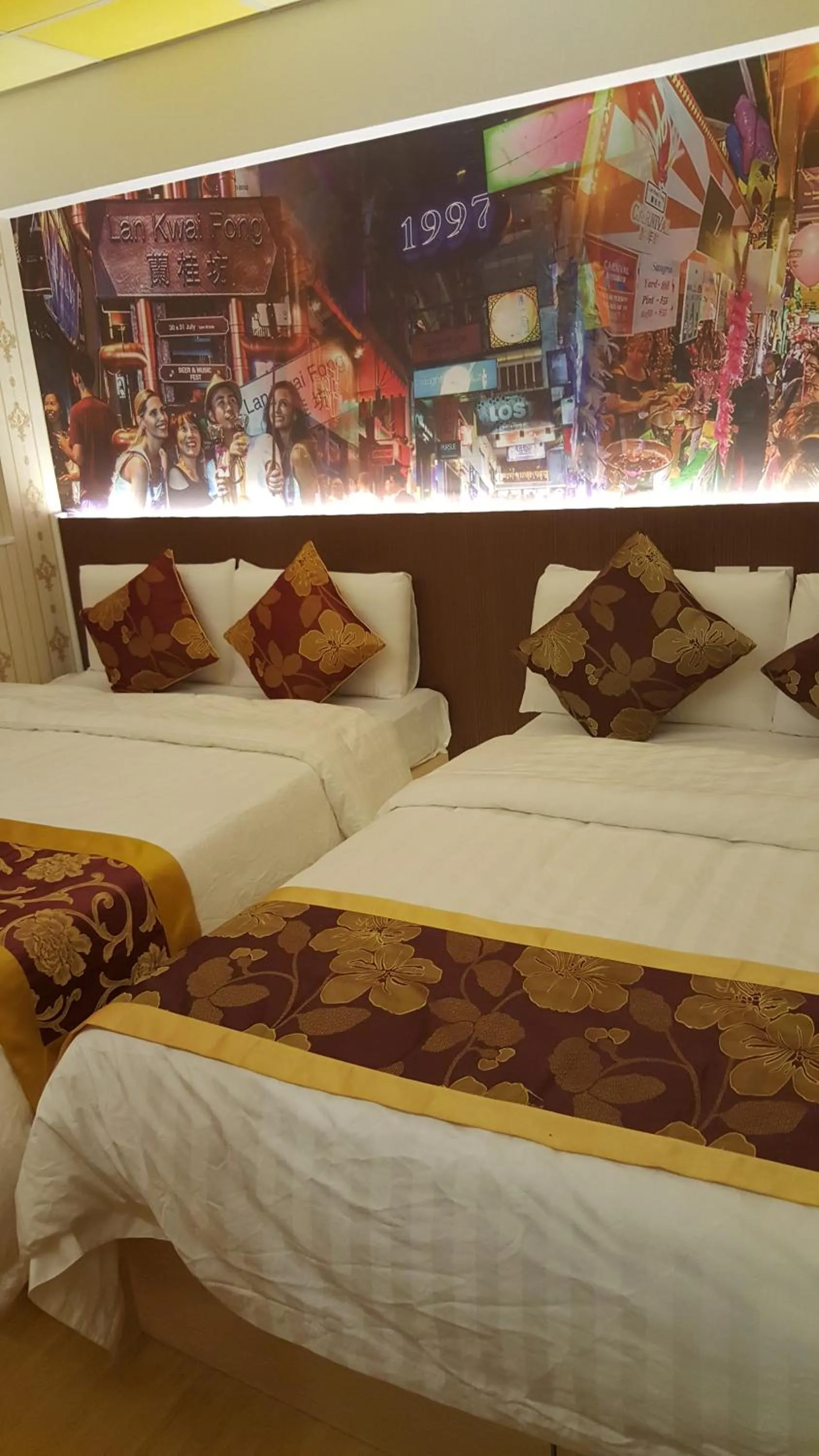 Bedroom, Bed in Whole Sunshine International Guest House