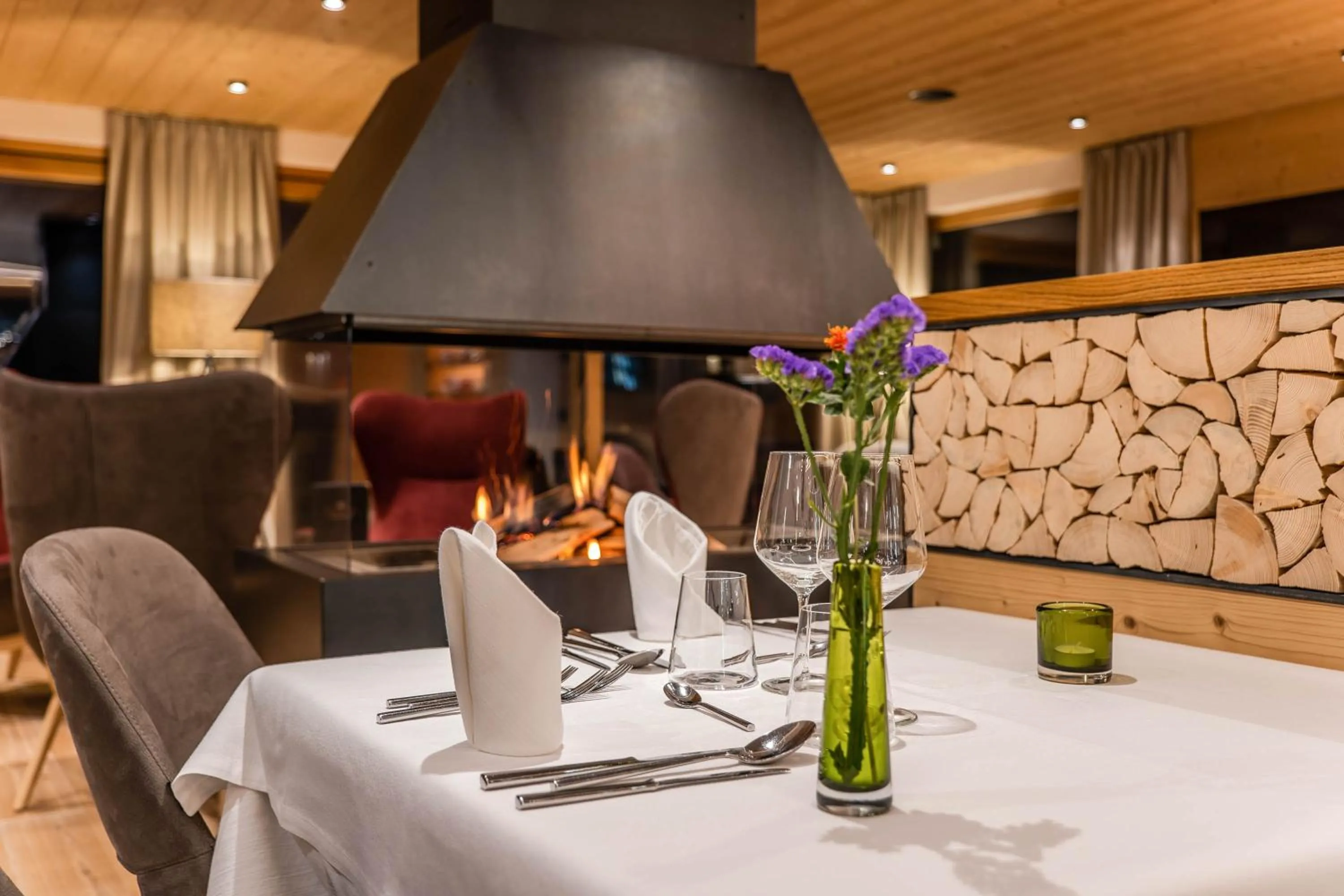 Restaurant/places to eat in Nature Hotel Delta