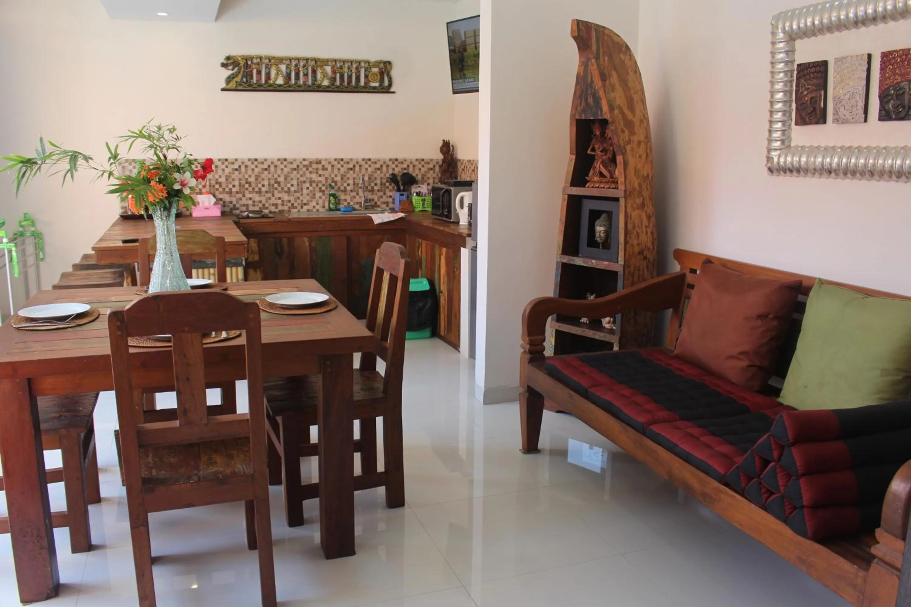 Dining area in Jukung Villas Kuta