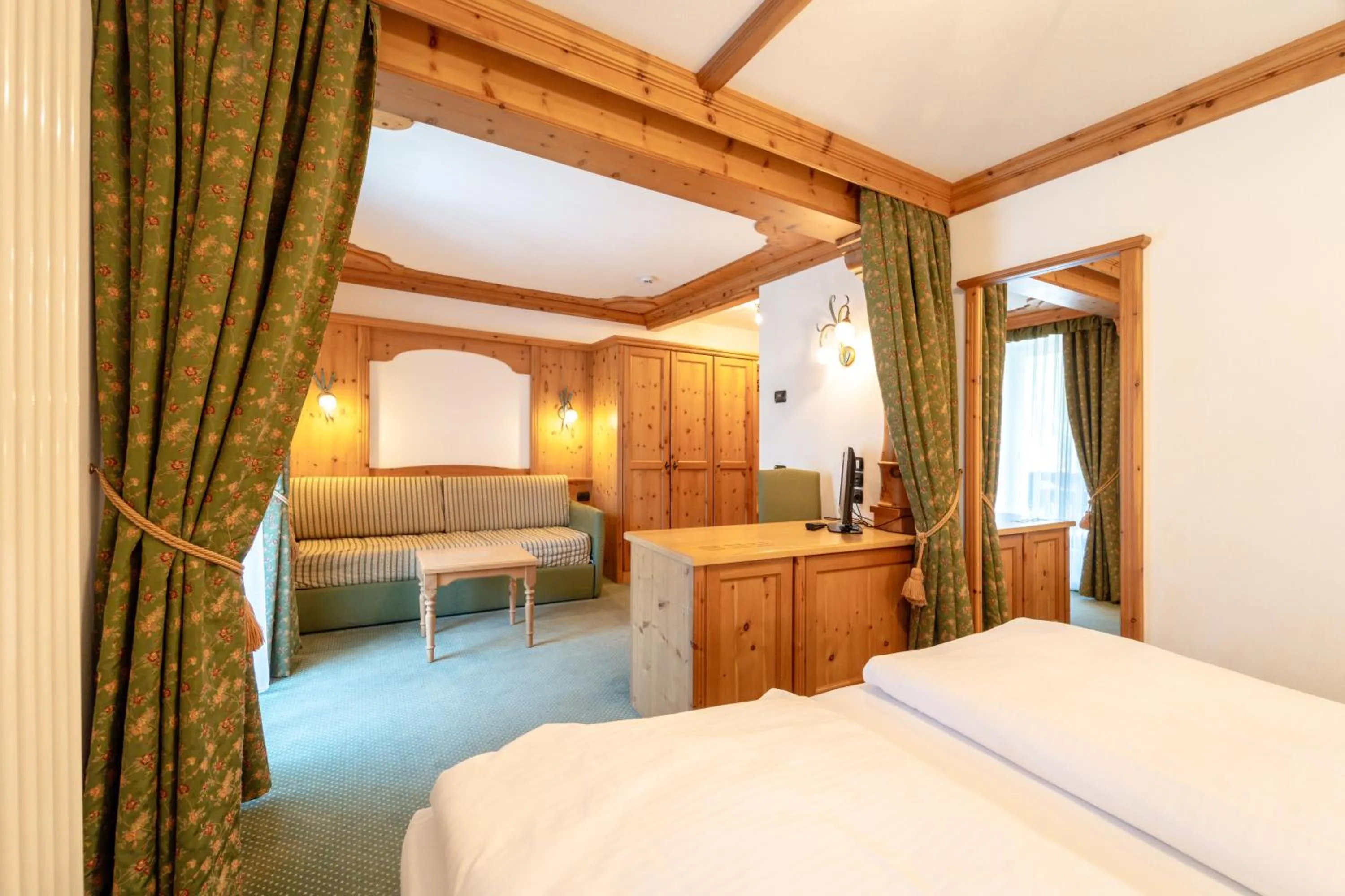 Bedroom, Bed in Hotel Laurin