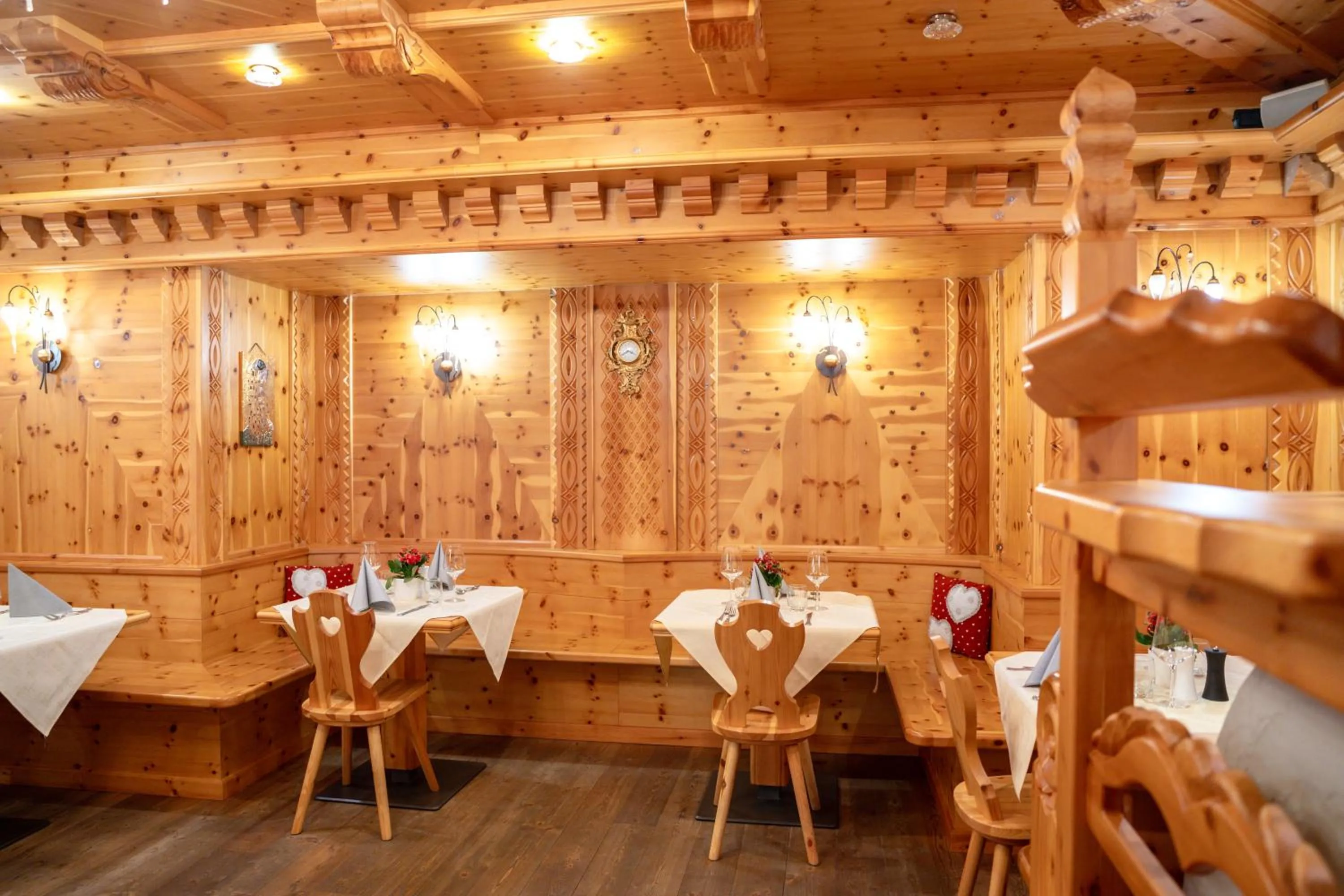Restaurant/places to eat in Hotel Laurin