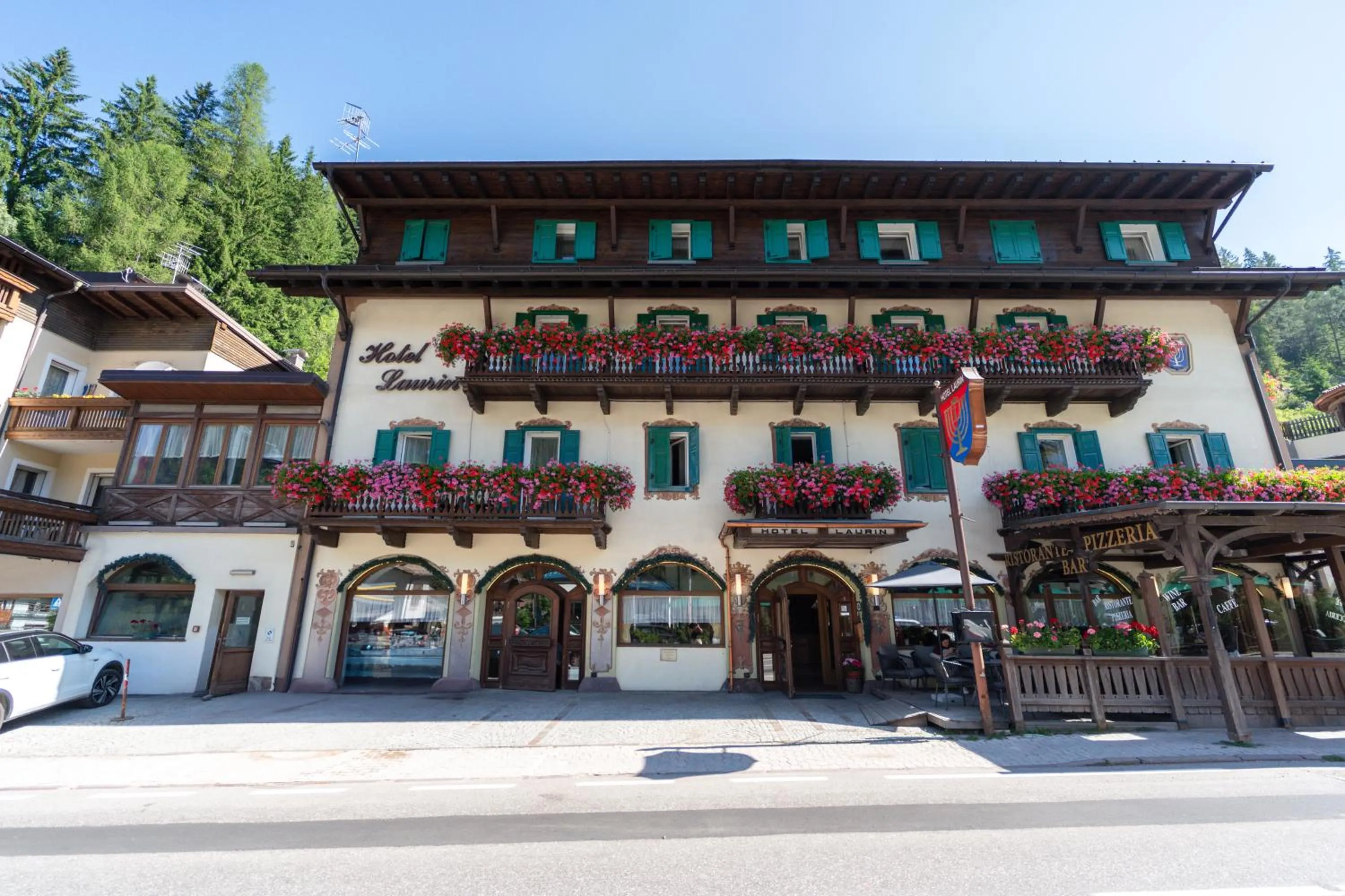 Property building in Hotel Laurin