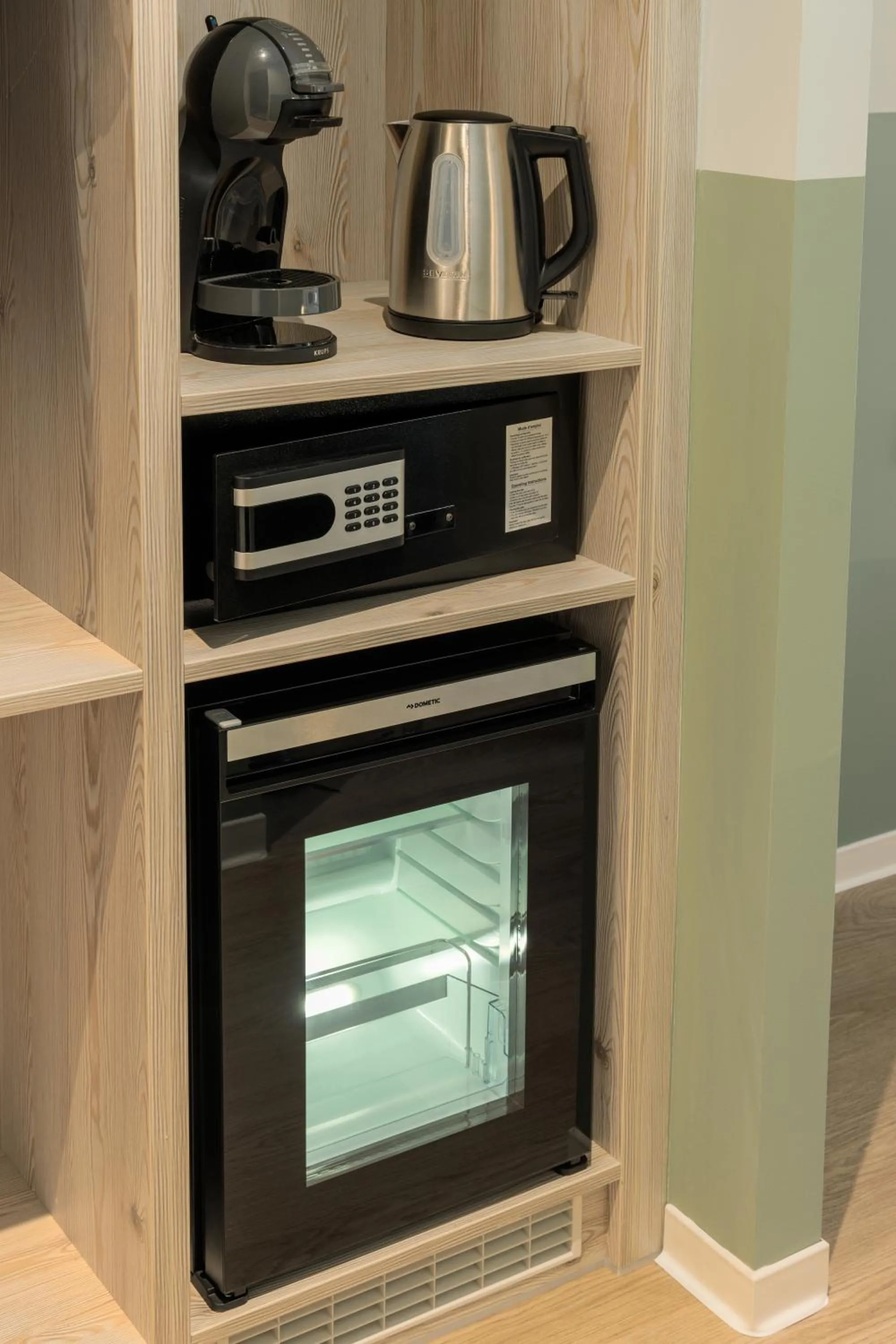 Coffee/tea facilities in Hotel De Vossemeren by Center Parcs