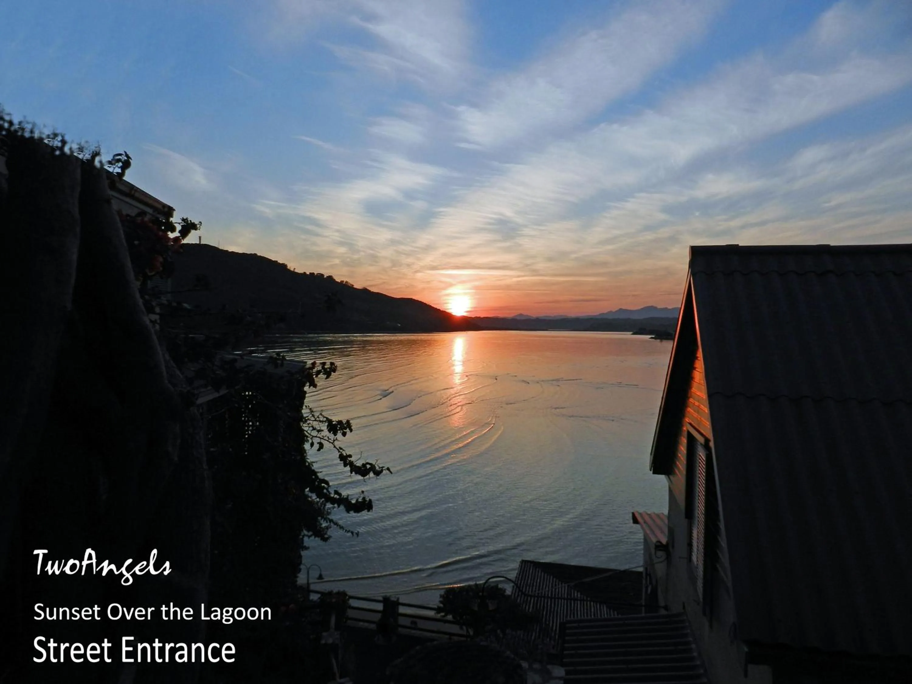 Facade/entrance in TwoAngels