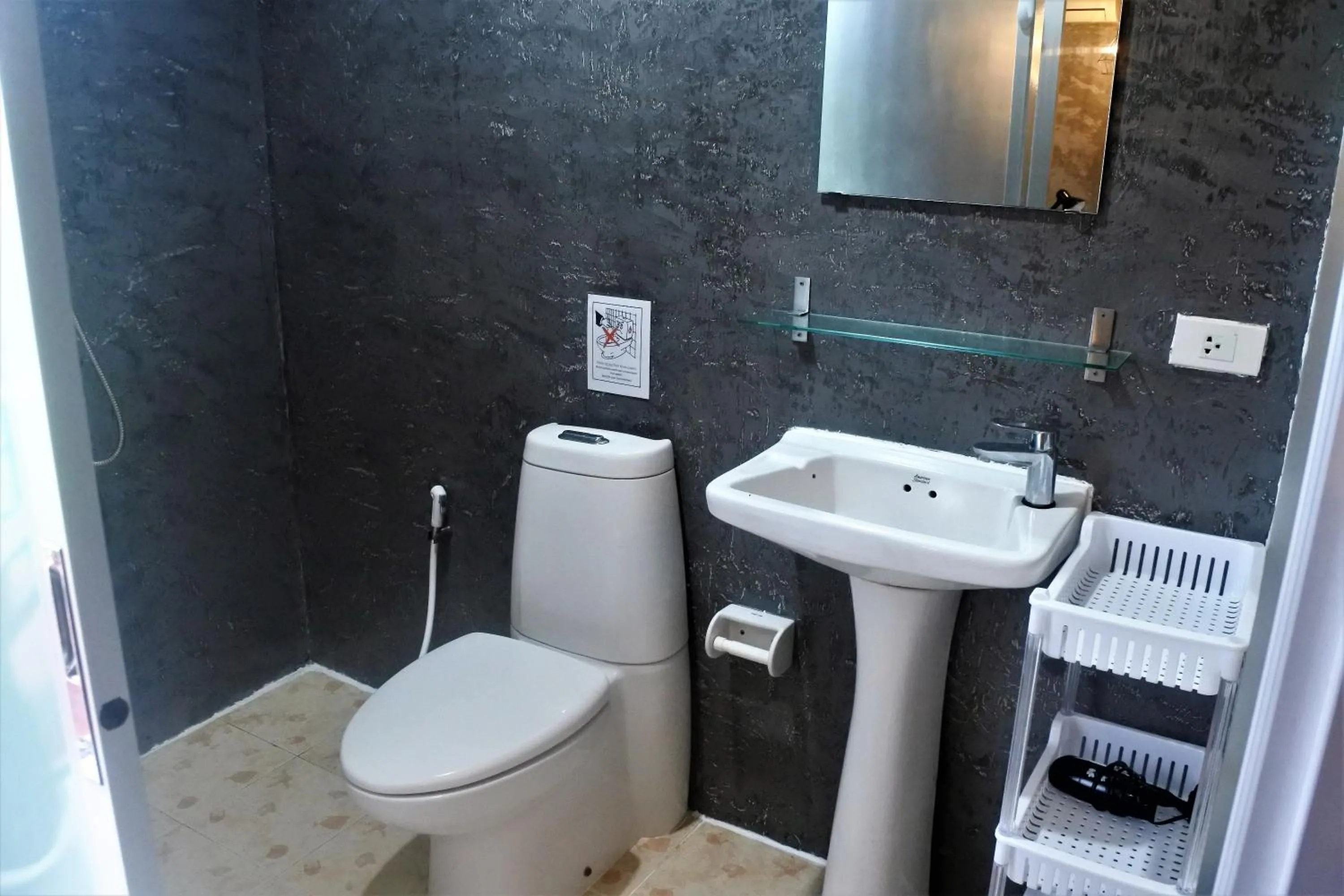 Bathroom in Hi Karon Beach